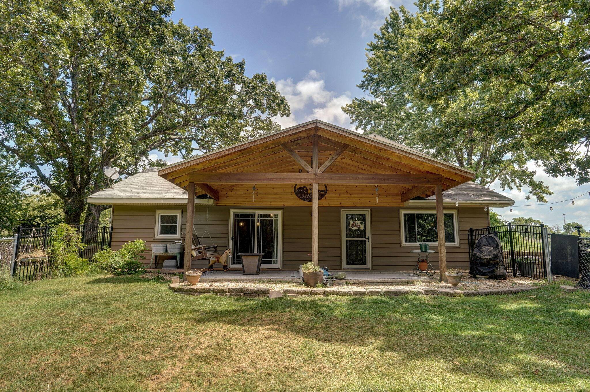 Marshfield, MO 65706,419 Rose Bud DR