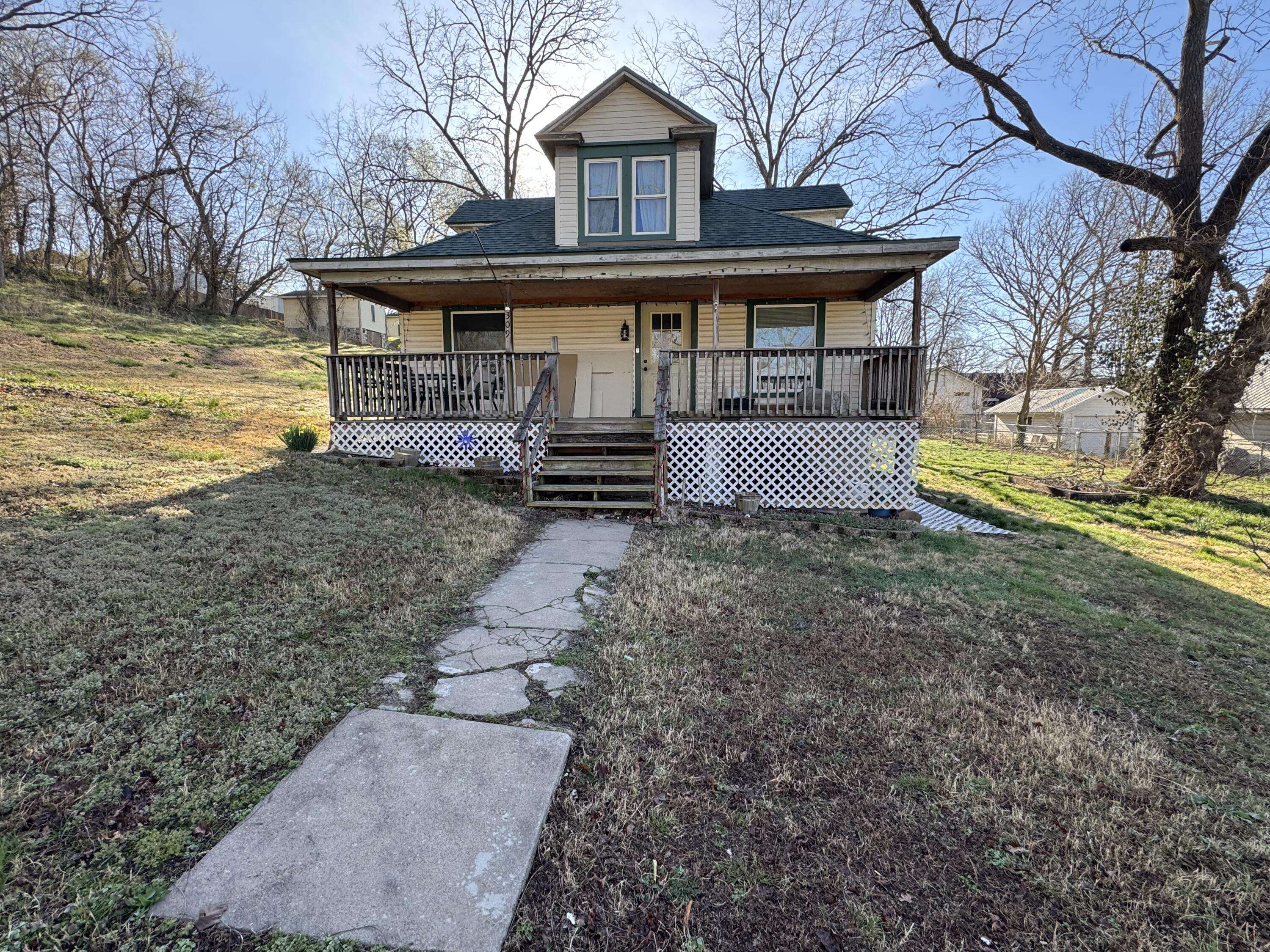 Crane, MO 65633,309 Creek AVE