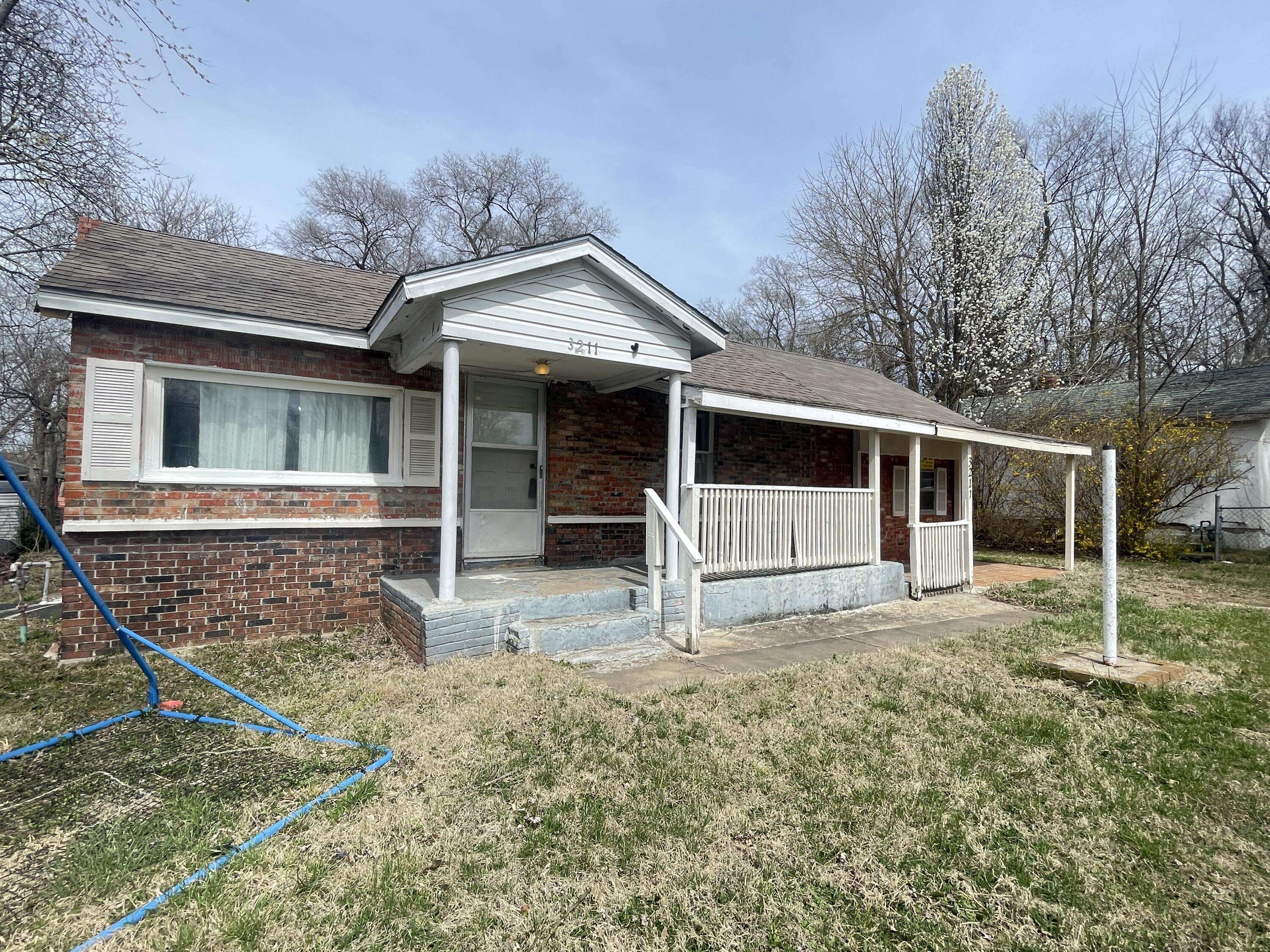Springfield, MO 65802,3211 W Madison ST