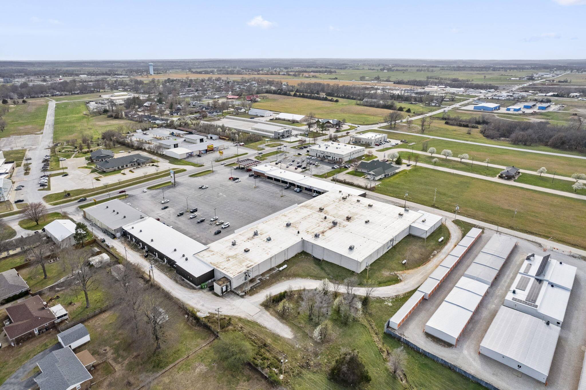 Bolivar, MO 65613,1805-1913 W Broadway