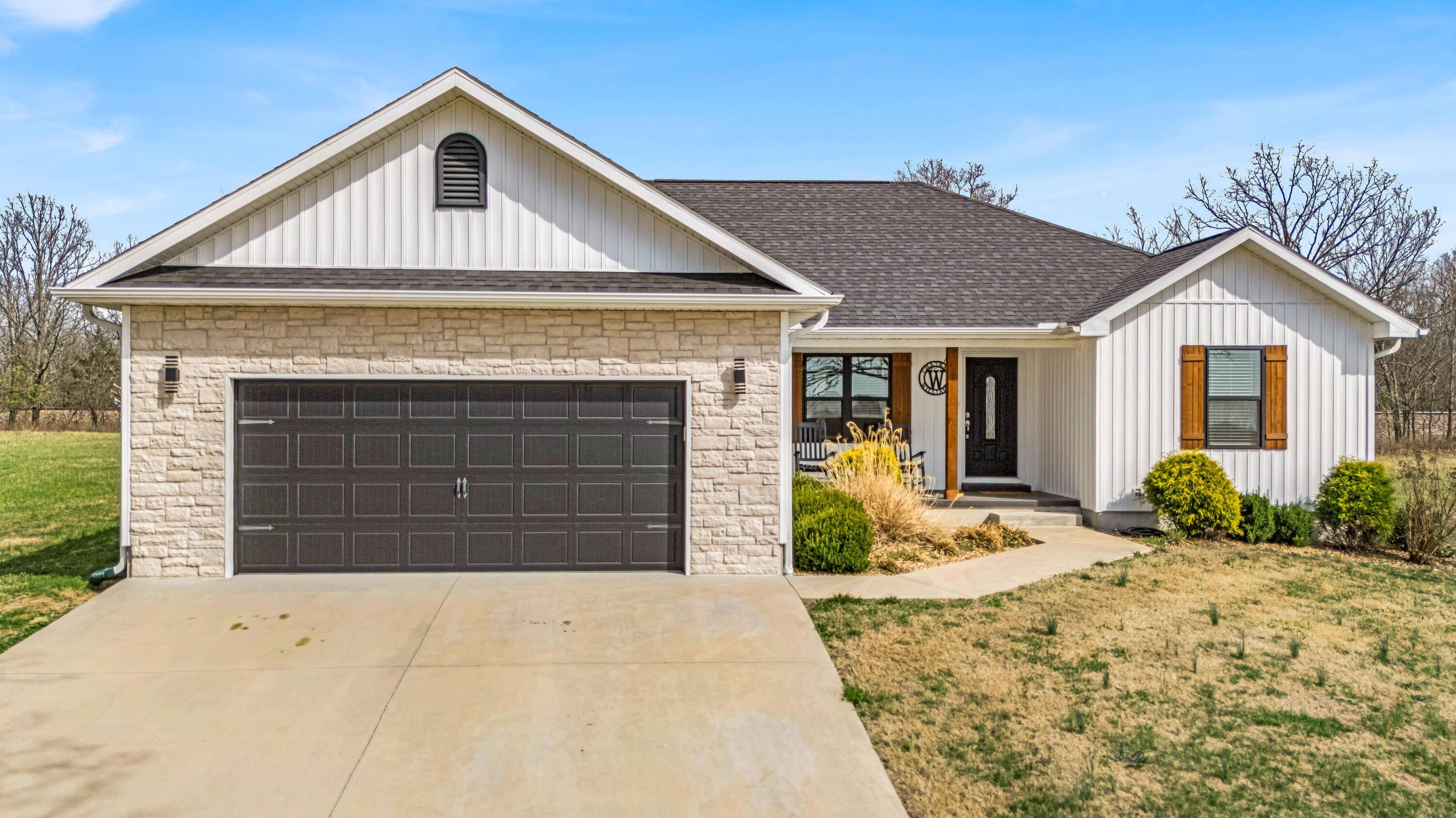 Pomona, MO 65789,5400 Private Road 1351
