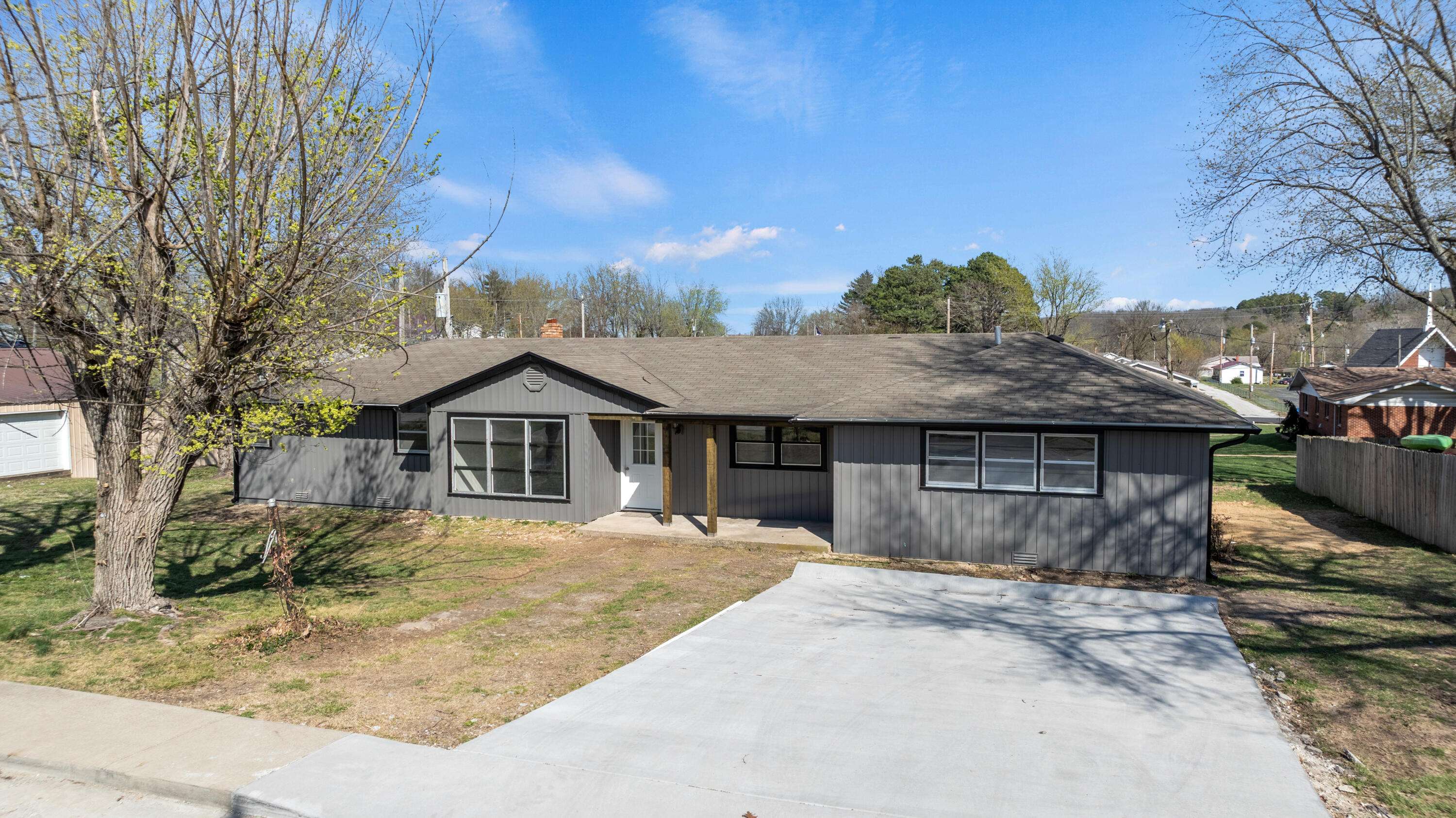 Mansfield, MO 65704,200 N Madison AVE