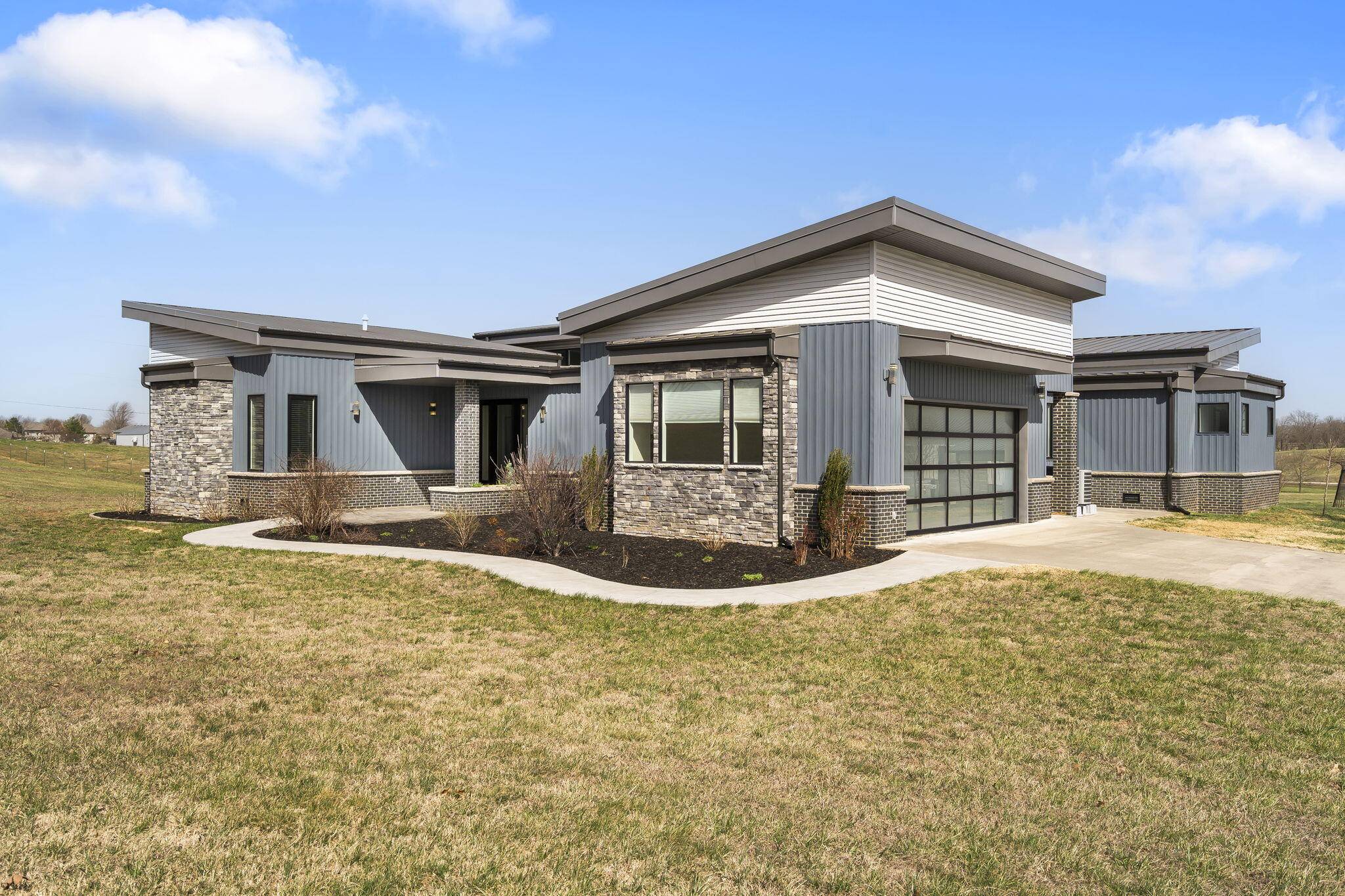 Rogersville, MO 65742,755 Indian Grove LN