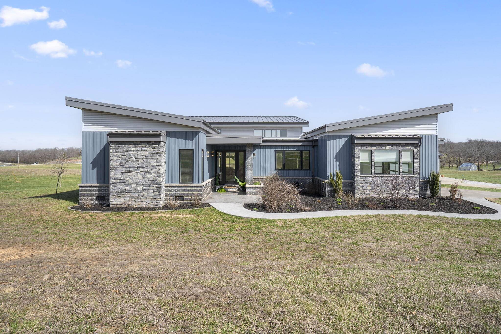 Rogersville, MO 65742,755 Indian Grove LN