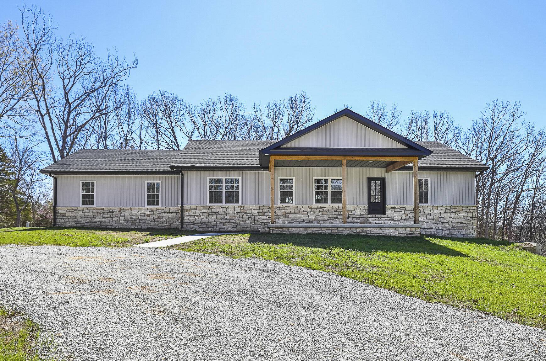 Bolivar, MO 65613,3848 Holly Ridge LN