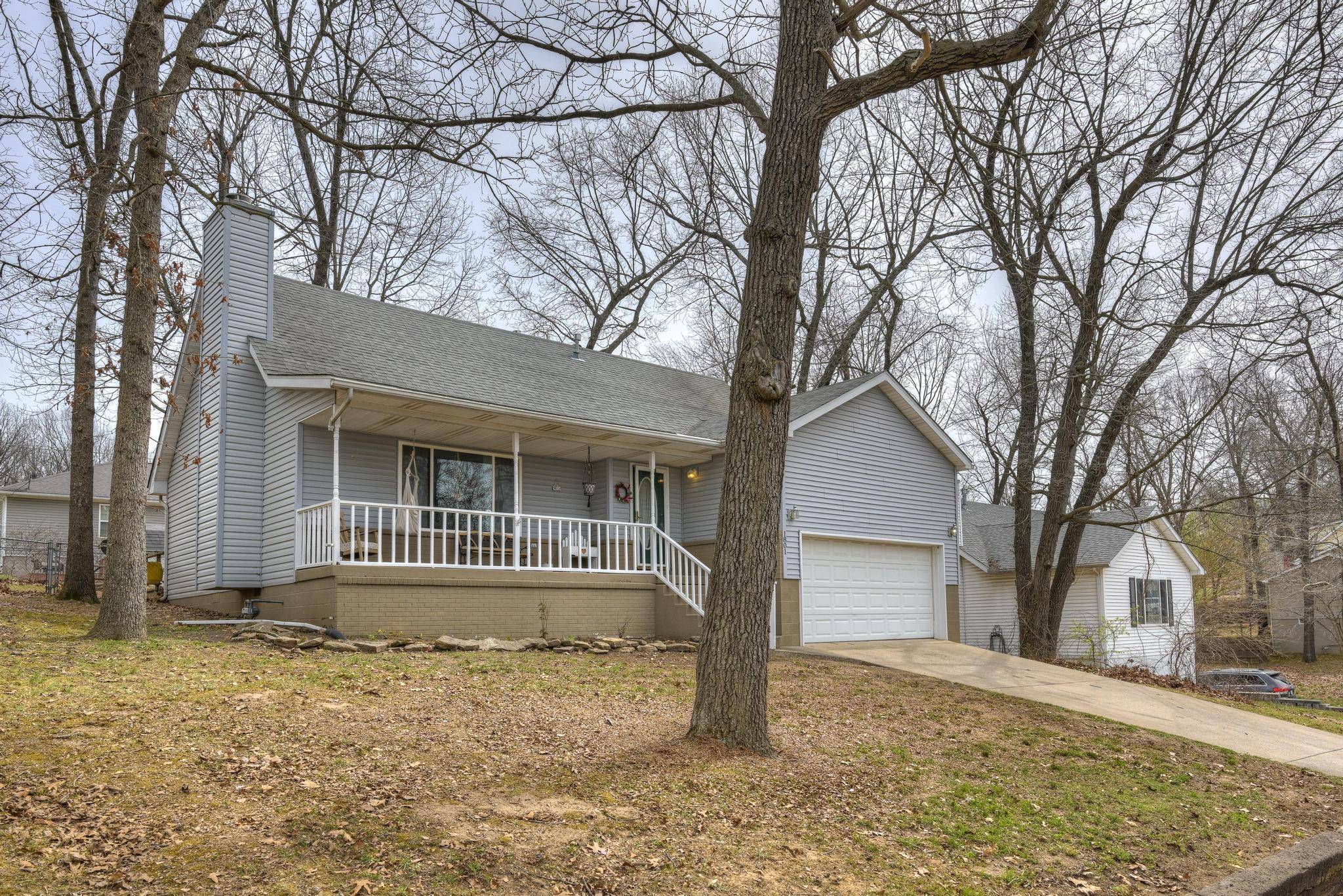 Neosho, MO 64850,1801 Cash ST