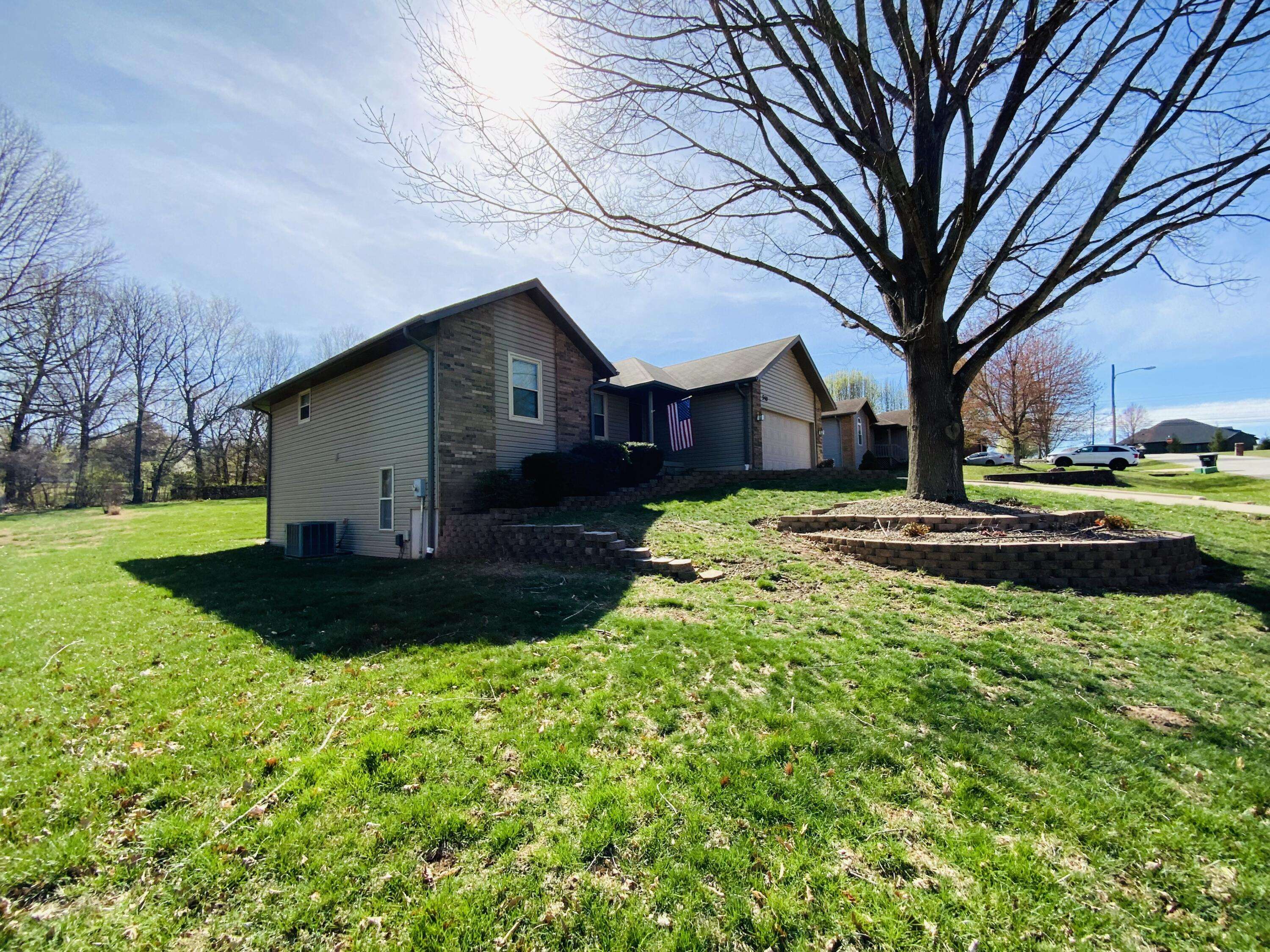 Springfield, MO 65809,540 S Hickory DR
