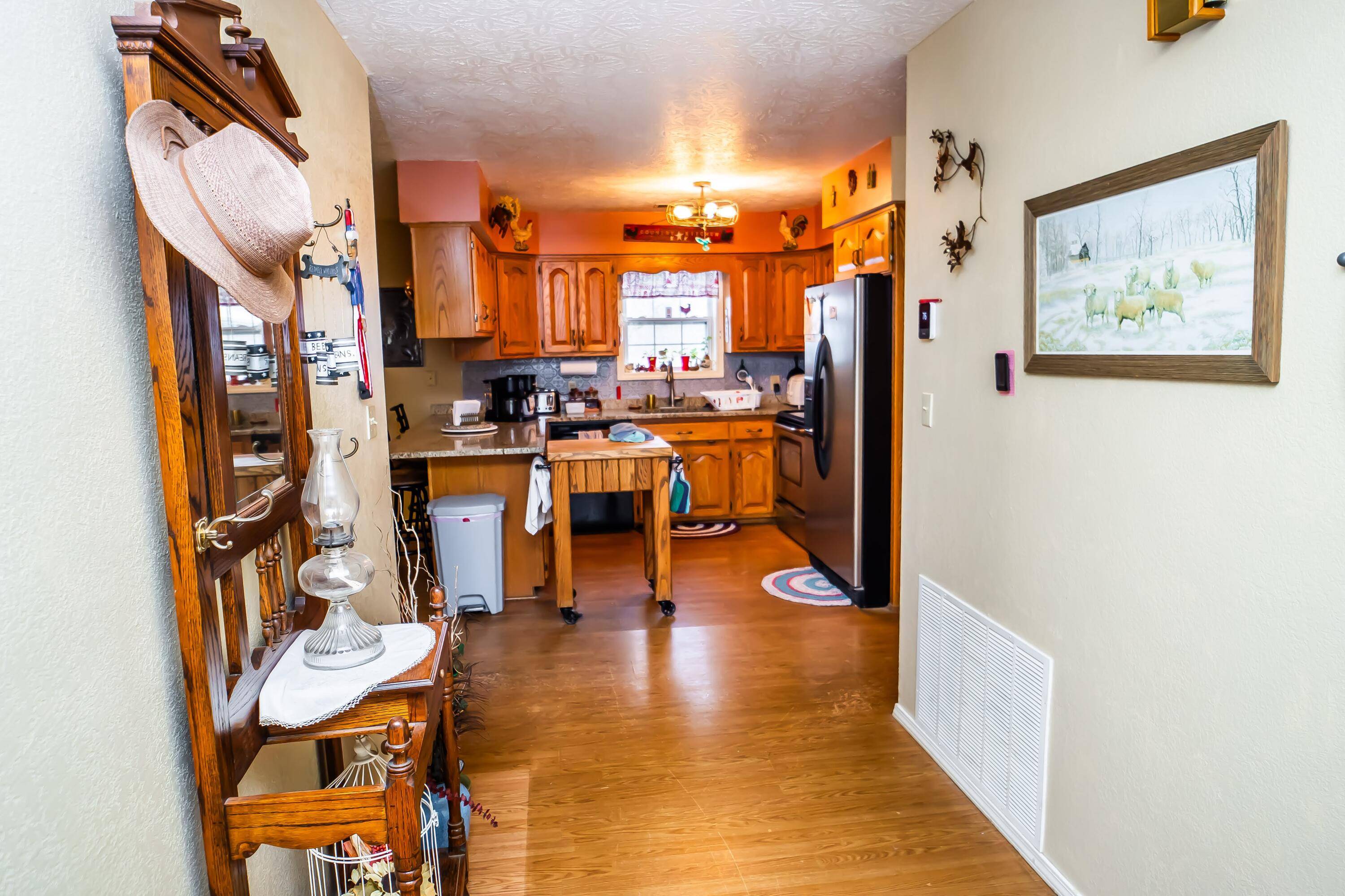 Conway, MO 65632,239 N Pinecrest
