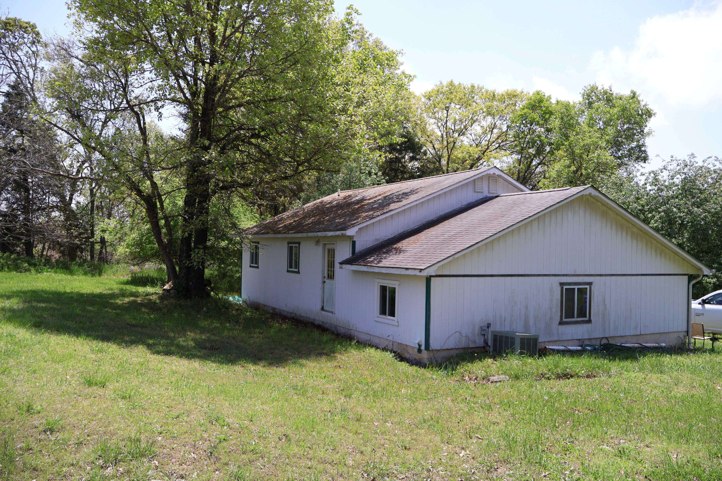 Pomona, MO 65789,3987 County Road 2350