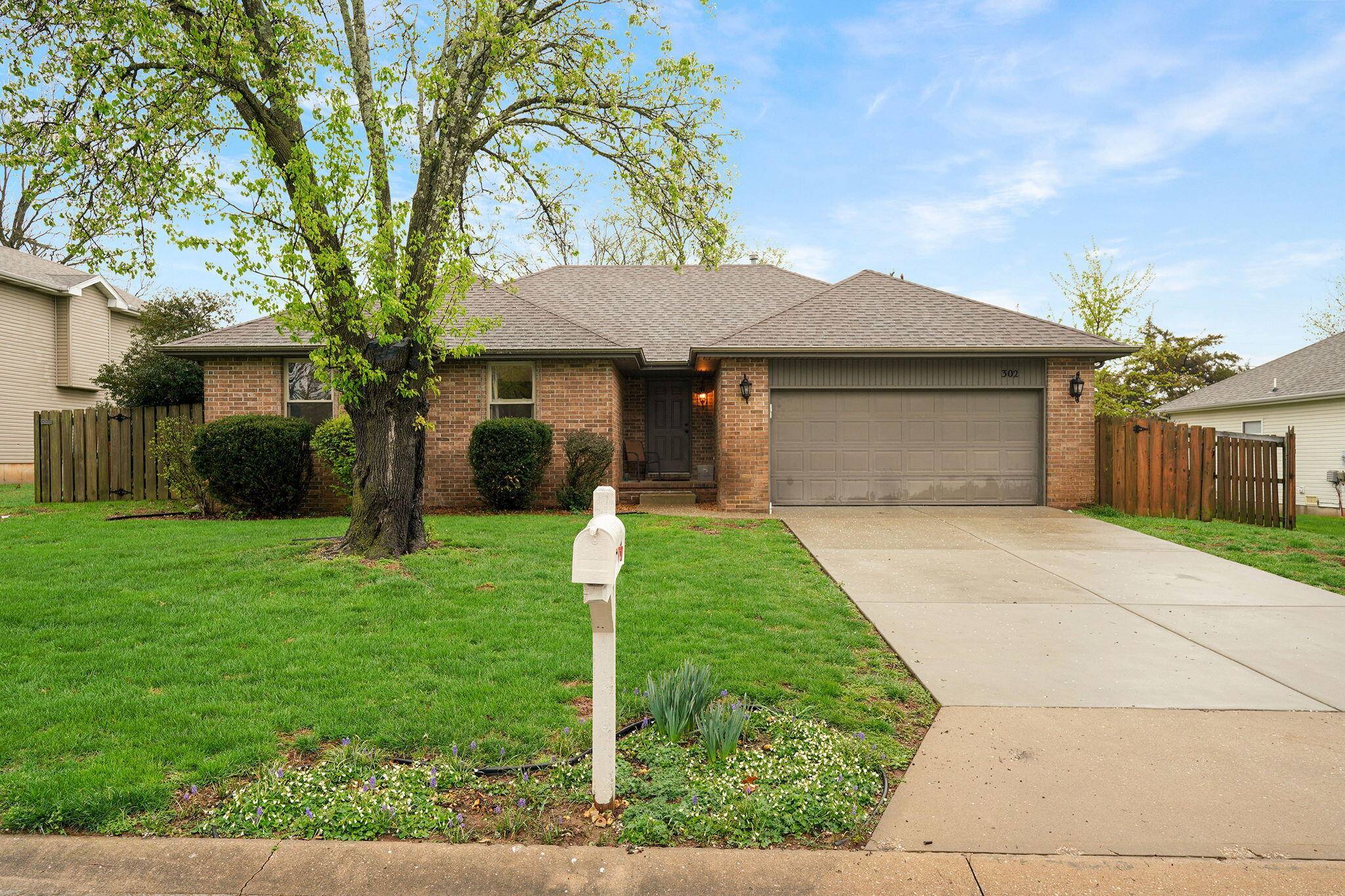 Ozark, MO 65721,302 W Warren AVE