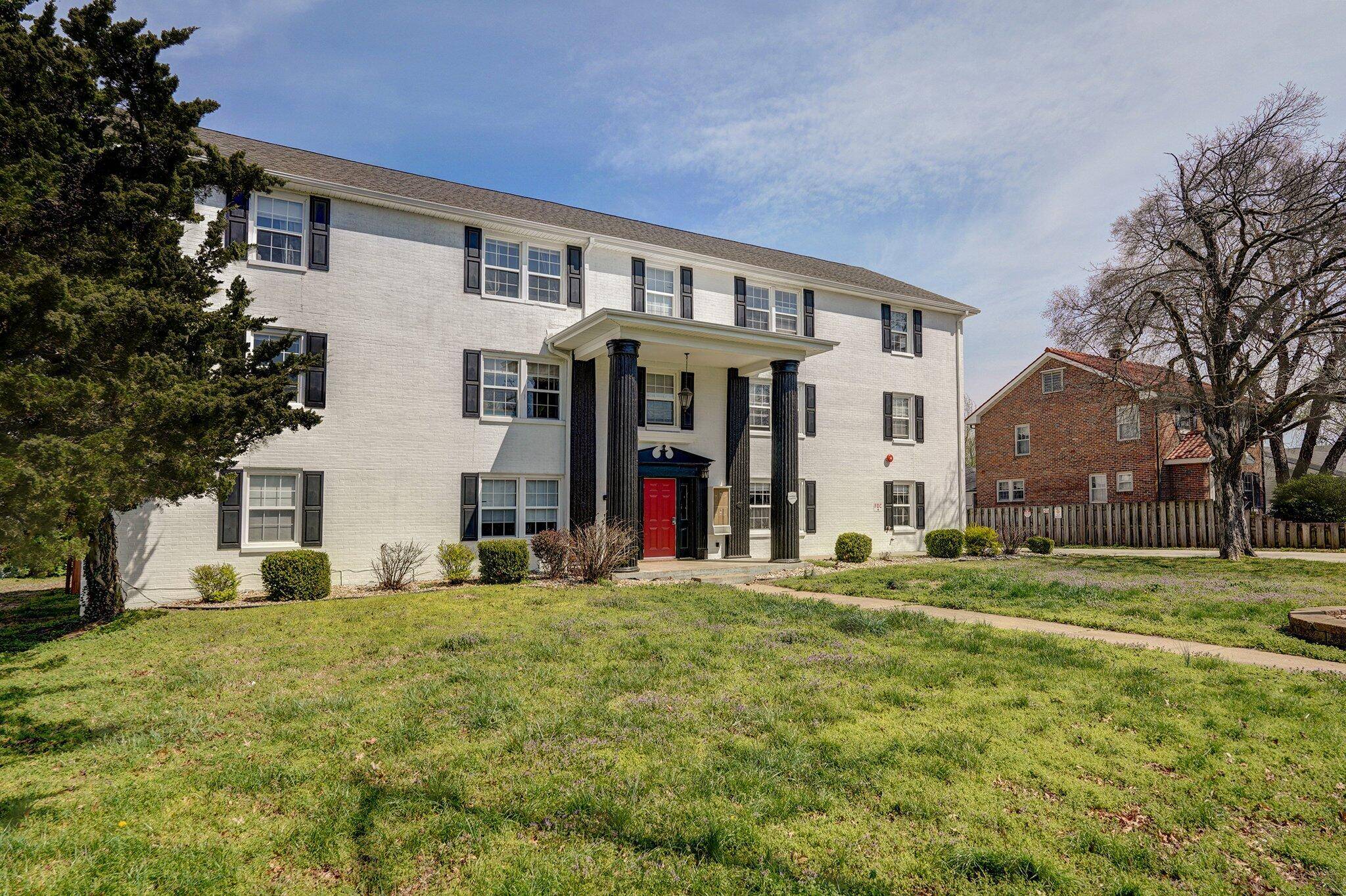 Springfield, MO 65802,1315 E Elm ST