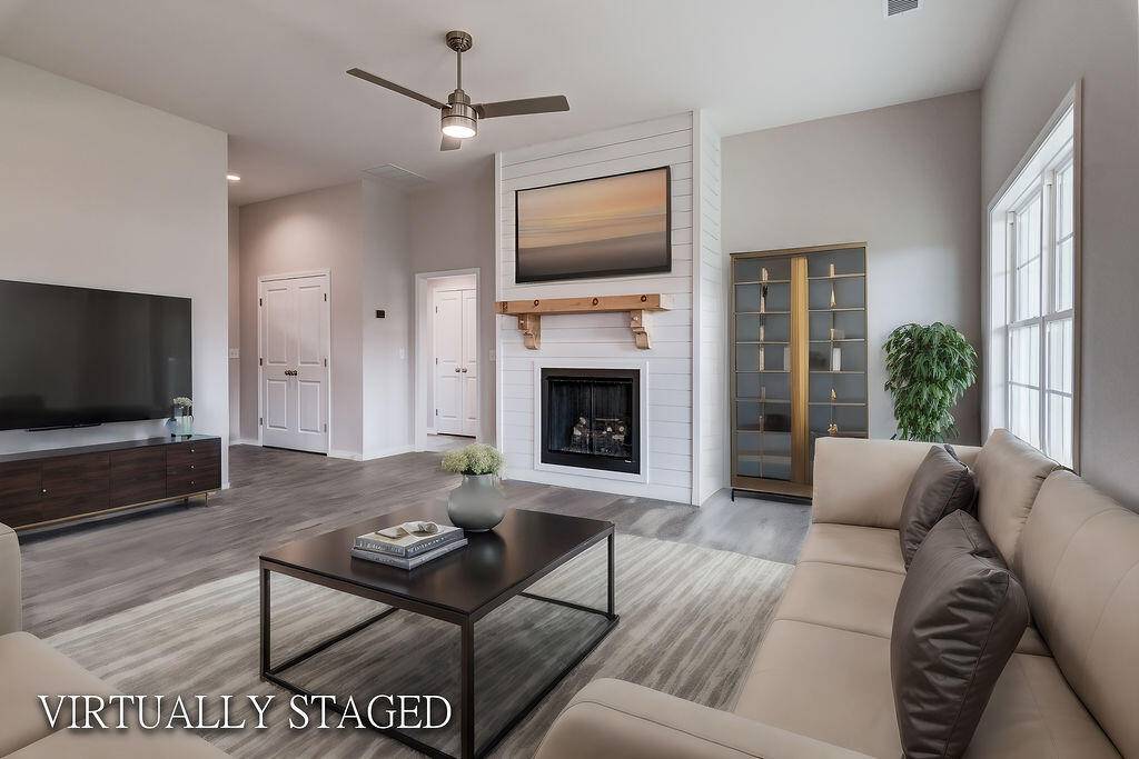 Nixa, MO 65714,662 W Pinewood ST