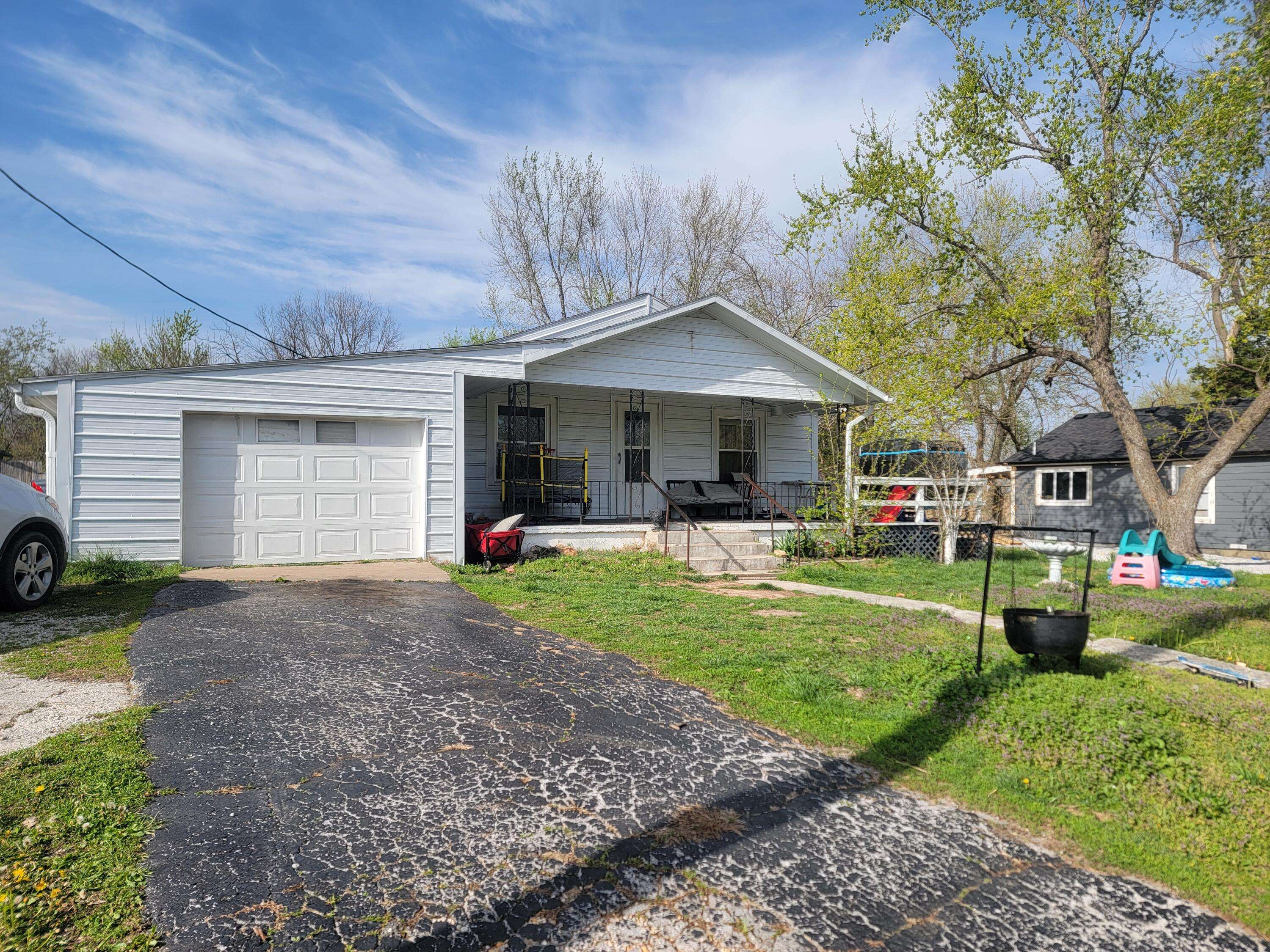 Highlandville, MO 65669,350 Kentling AVE