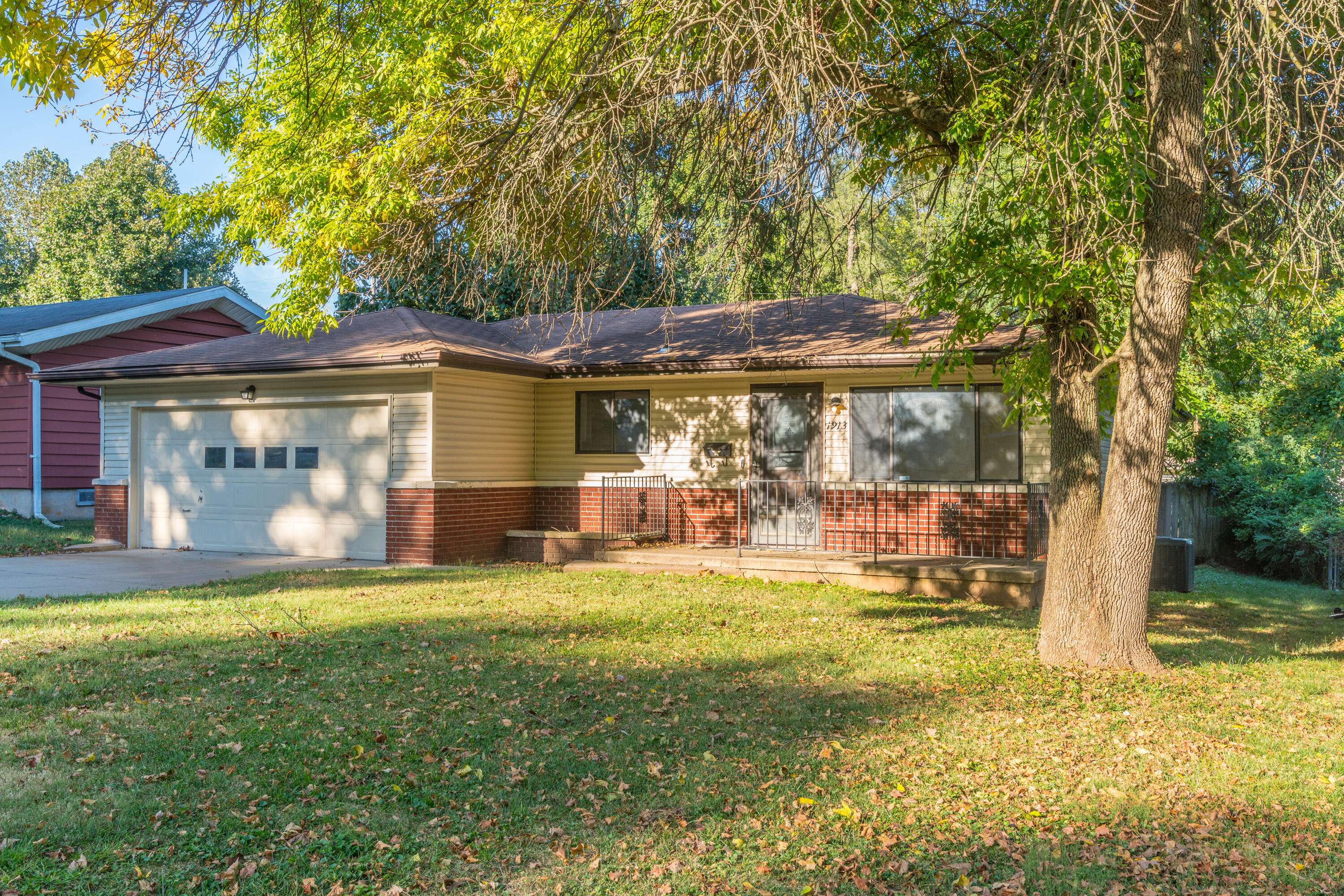 Springfield, MO 65807,1913 S Broadway AVE
