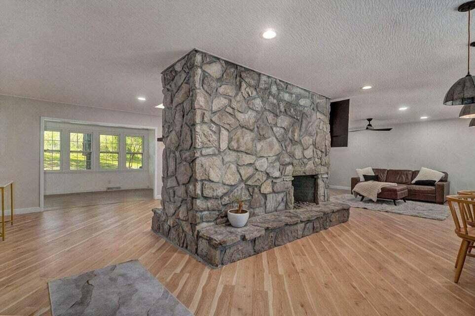 Springfield, MO 65804,5387 S Woodcliffe DR