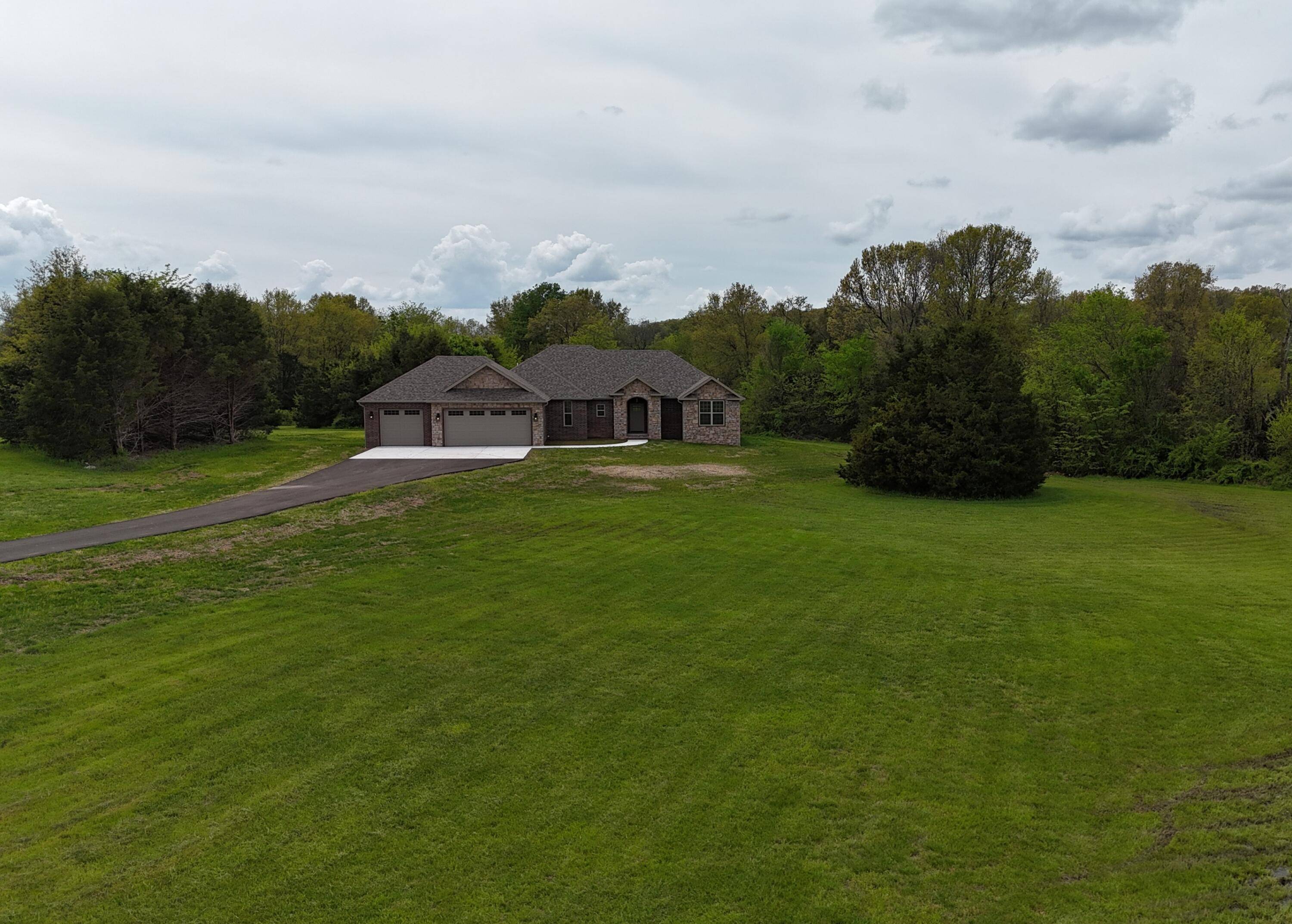 Clever, MO 65631,235 Sandy Forest LN