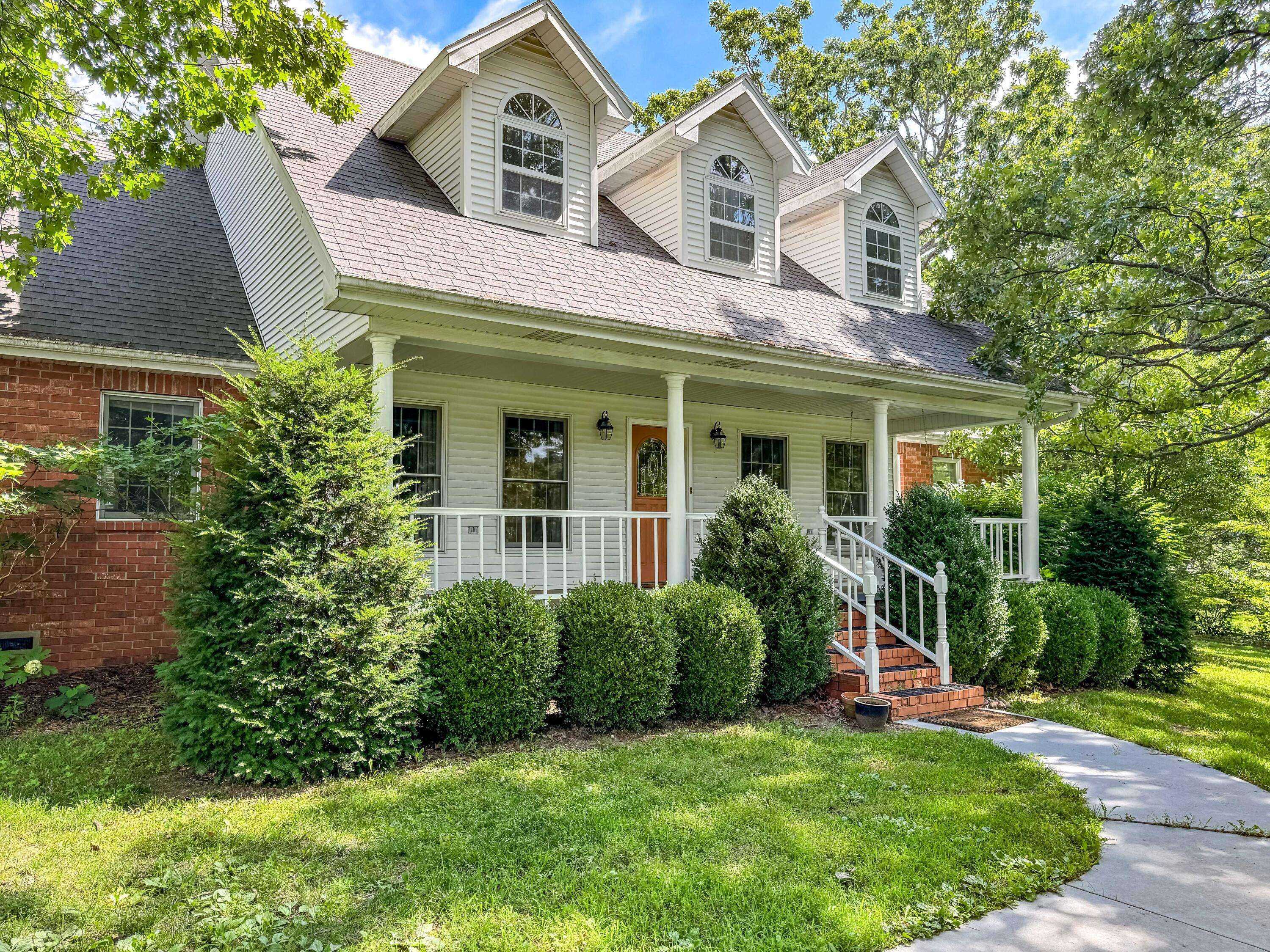 Marshfield, MO 65706,211 Hill Haven RD