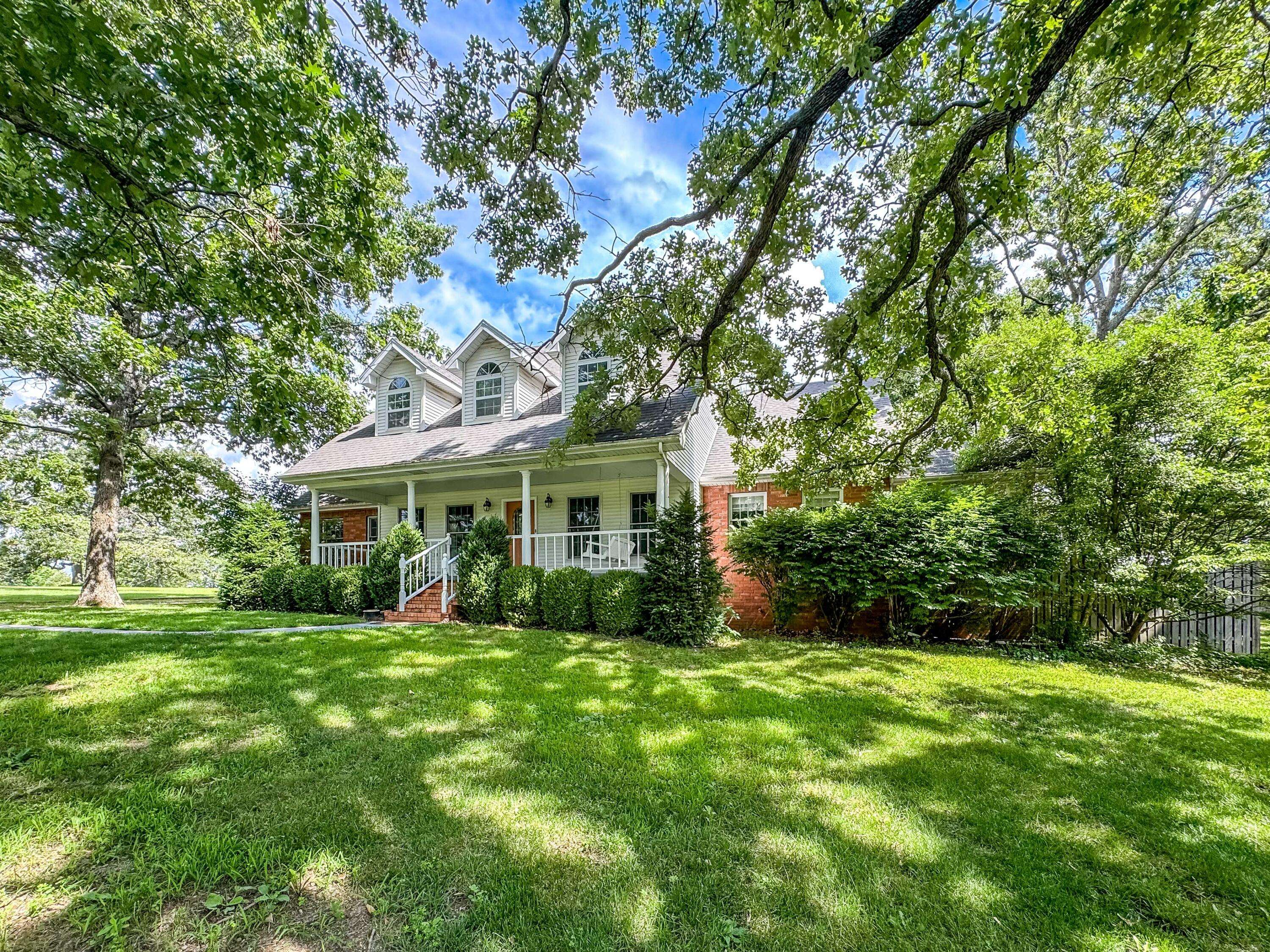 Marshfield, MO 65706,211 Hill Haven RD