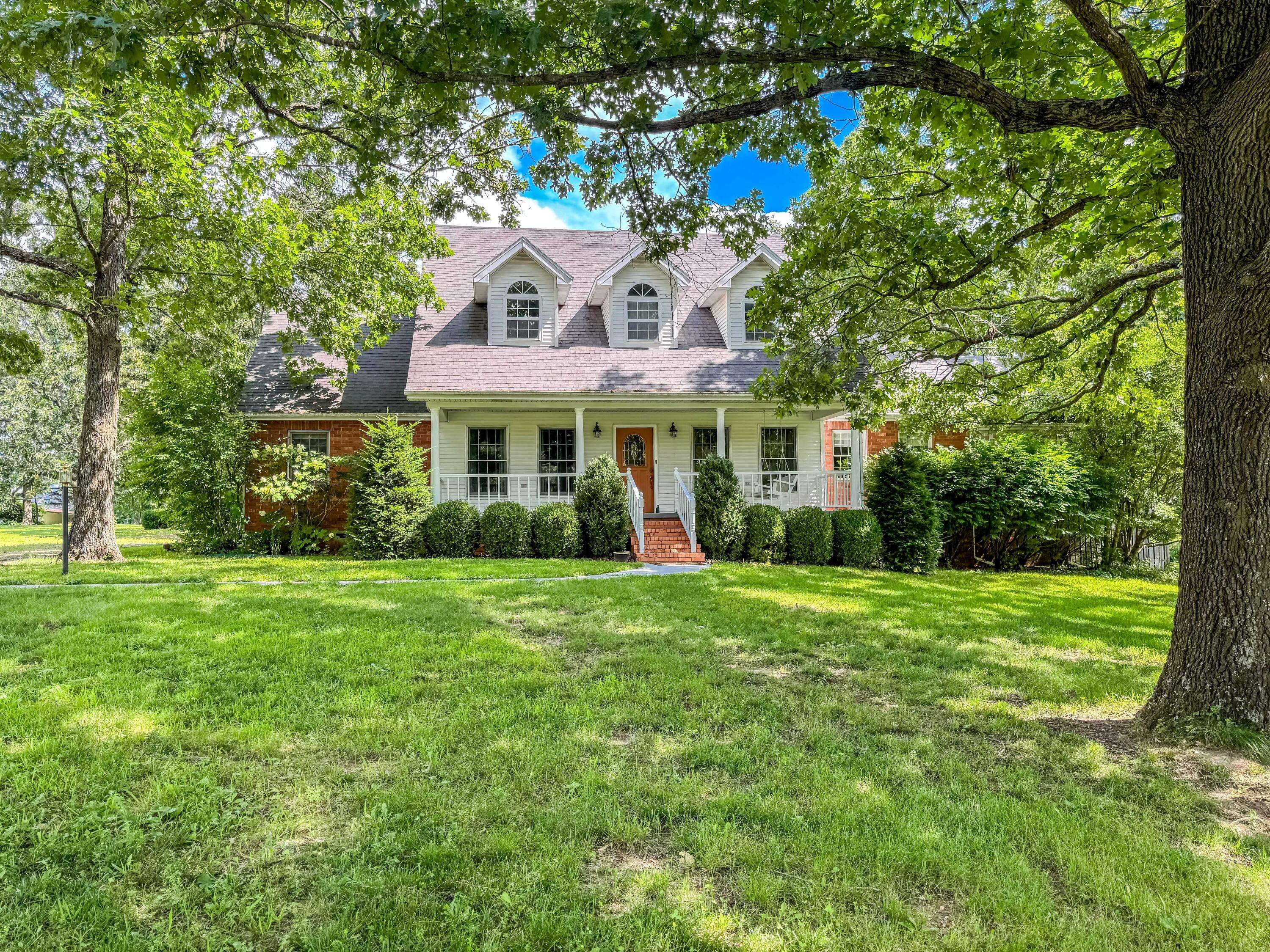 Marshfield, MO 65706,211 Hill Haven RD