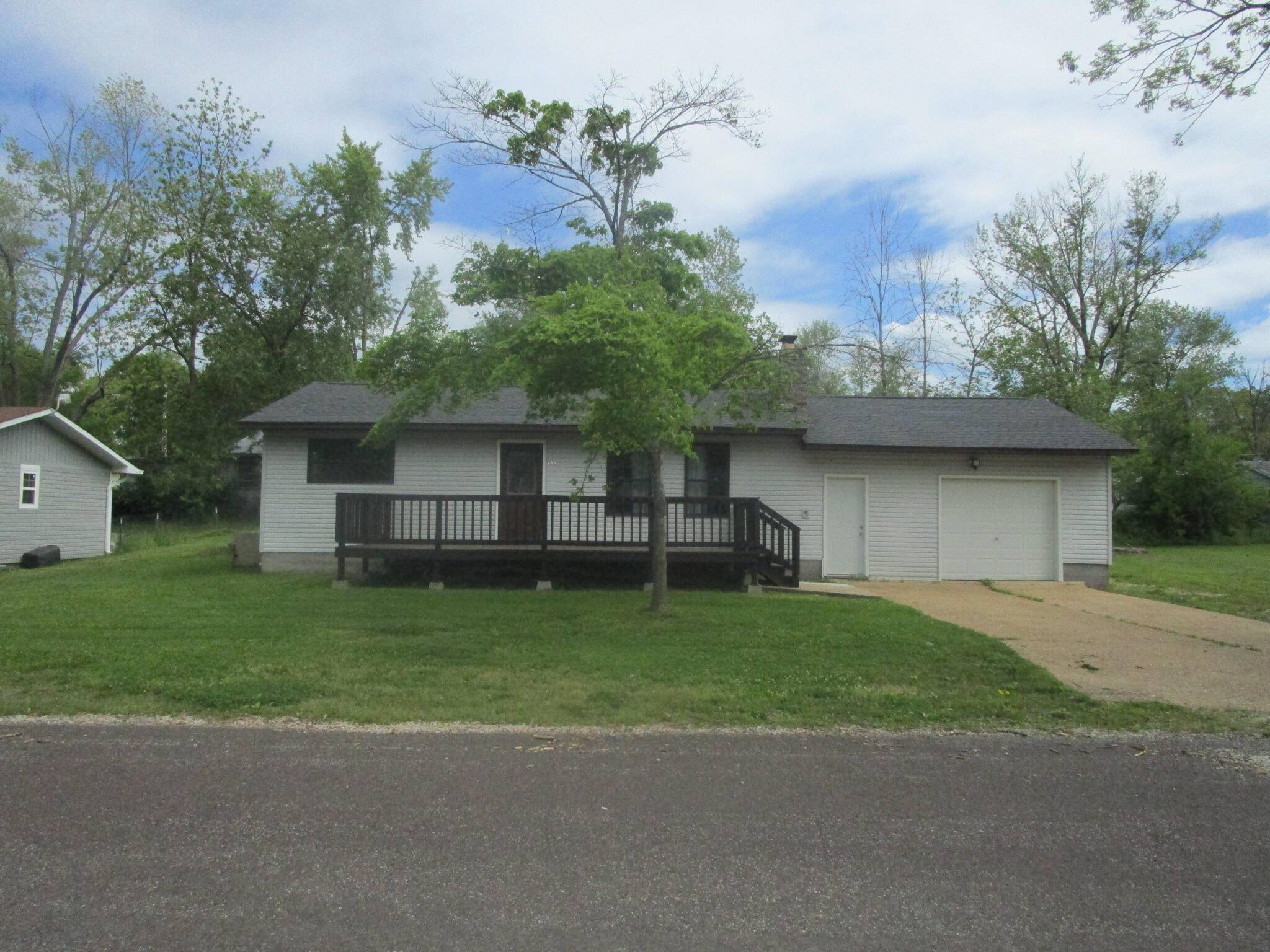 Mountain View, MO 65548,510 W 3rd ST