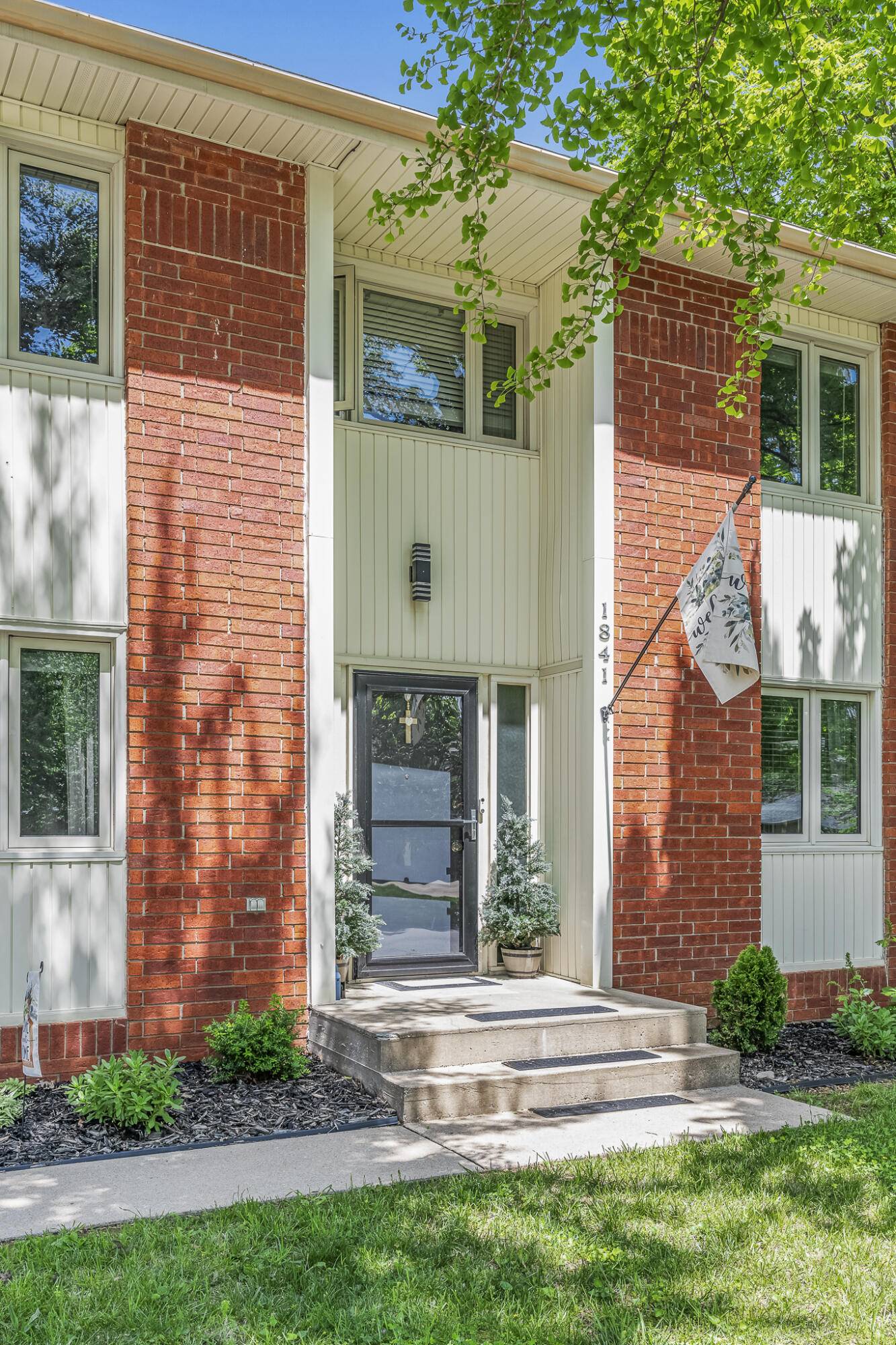 Springfield, MO 65804,1841 E Vincent ST
