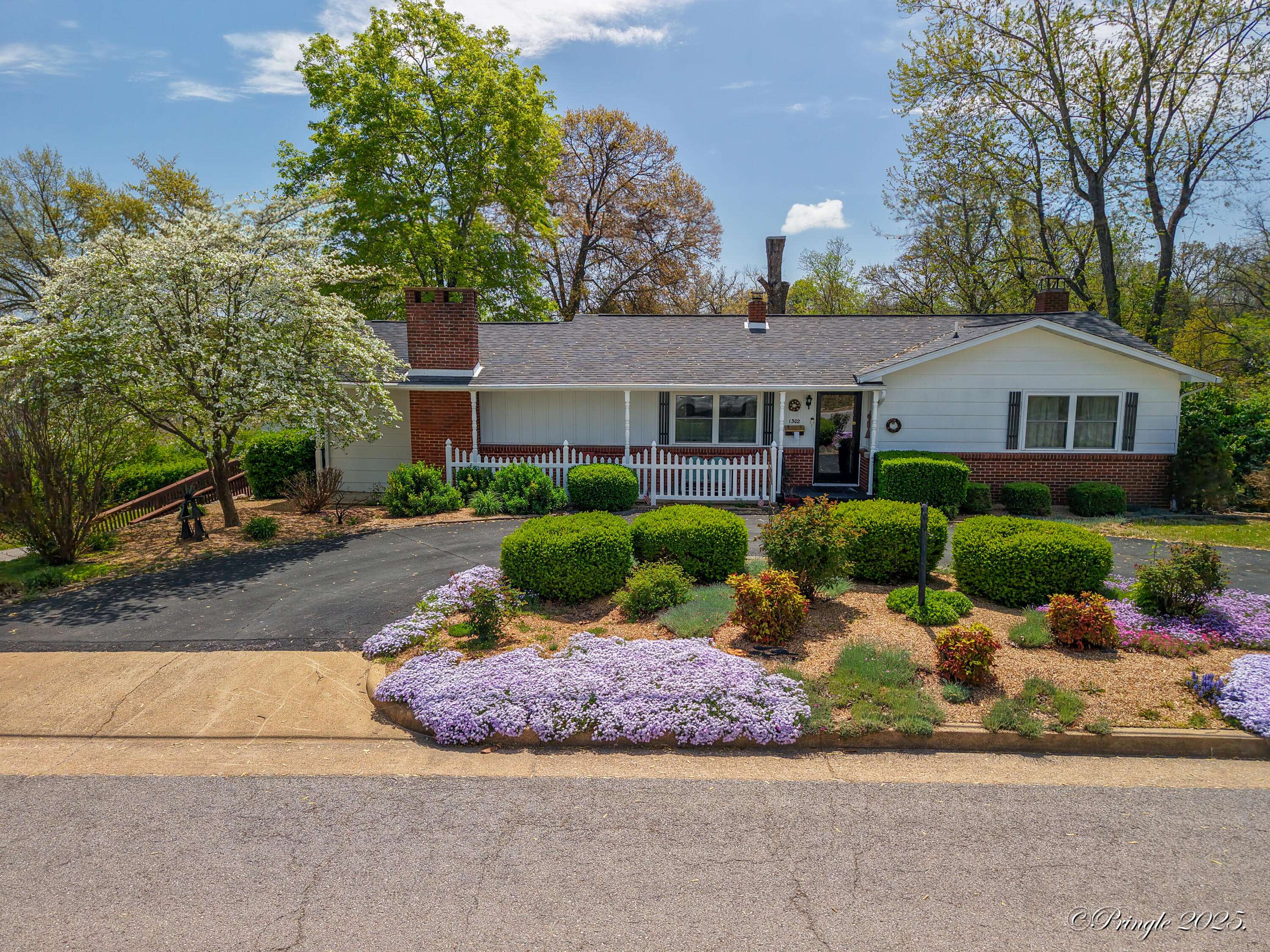 West Plains, MO 65775,1302 W 1st ST