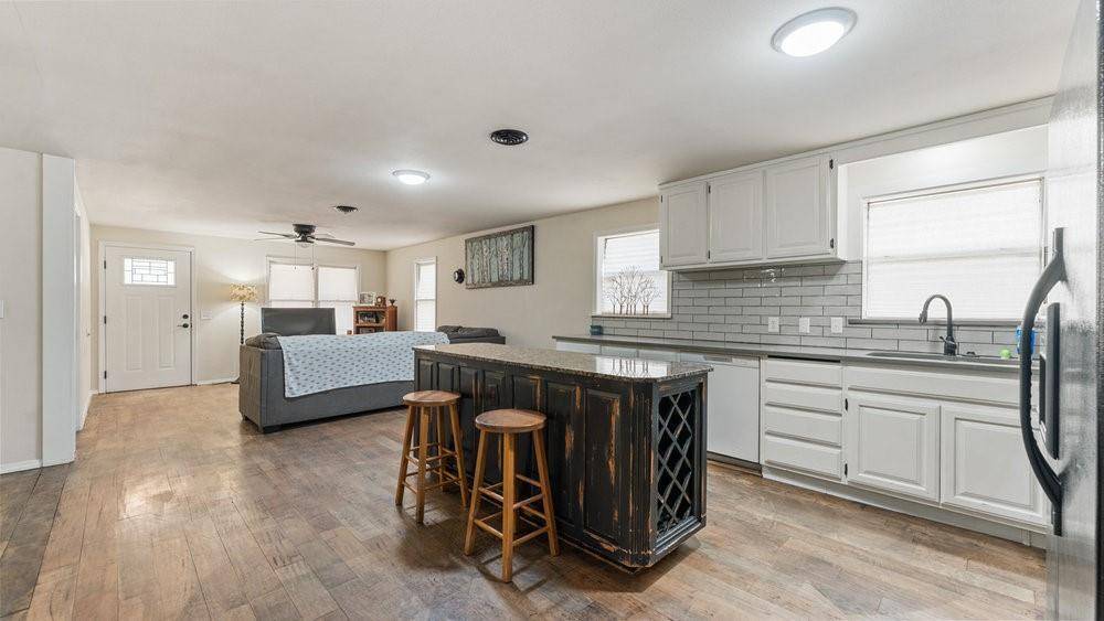 Noel, MO 64854,327 Pendergraft RD