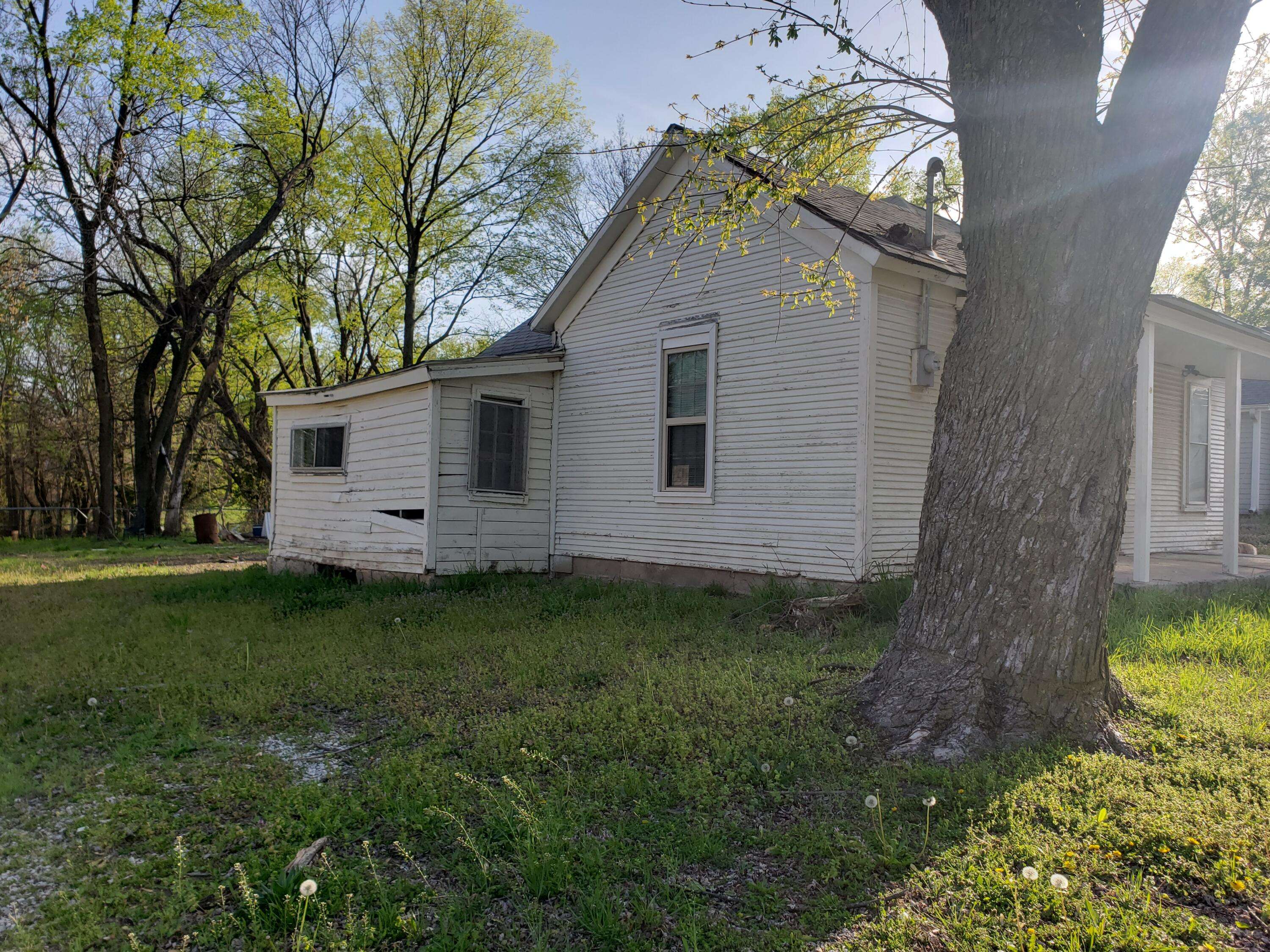 Joplin, MO 64801,712 E Pool ST