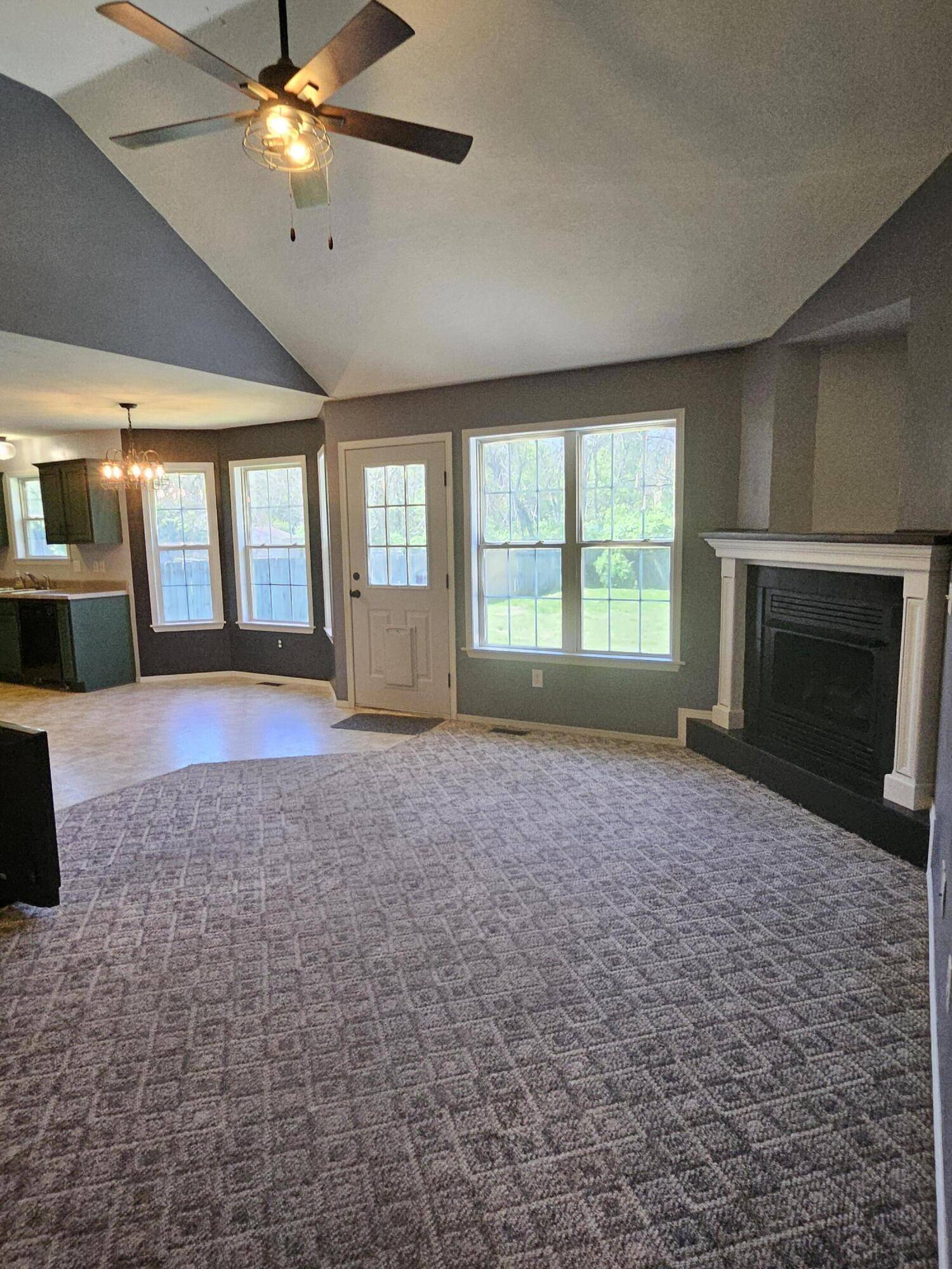 Springfield, MO 65807,1695 S Burks AVE