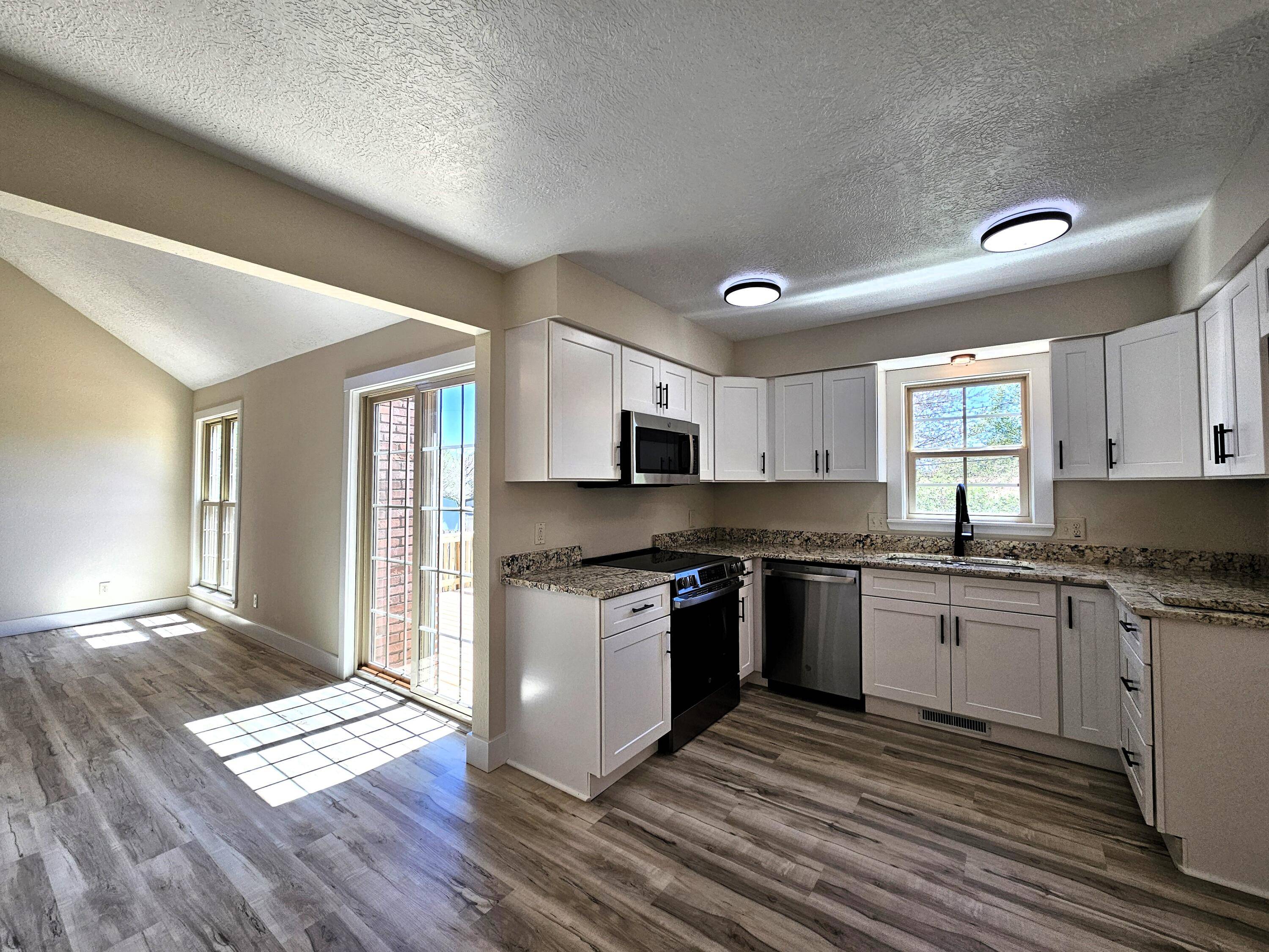 Springfield, MO 65804,1330 E Woodgate ST