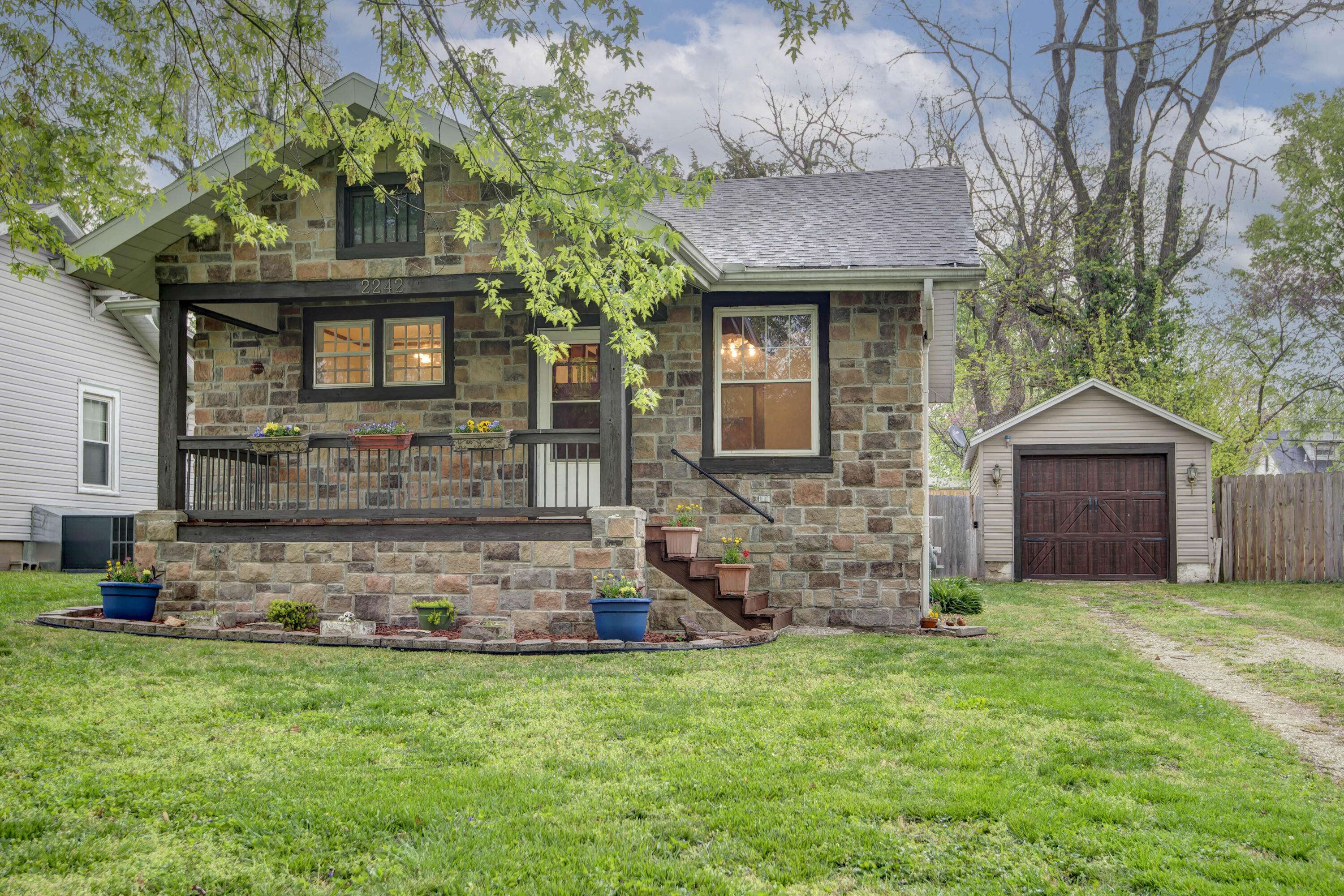 Springfield, MO 65803,2242 N Johnston AVE