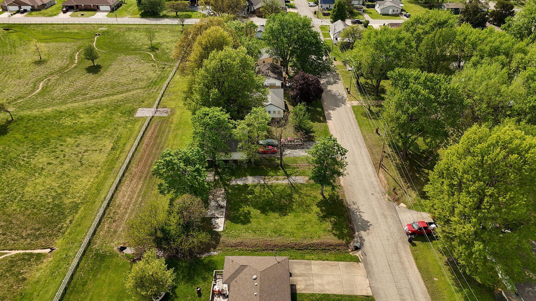 Mt Vernon, MO 65712,329 E Alice ST