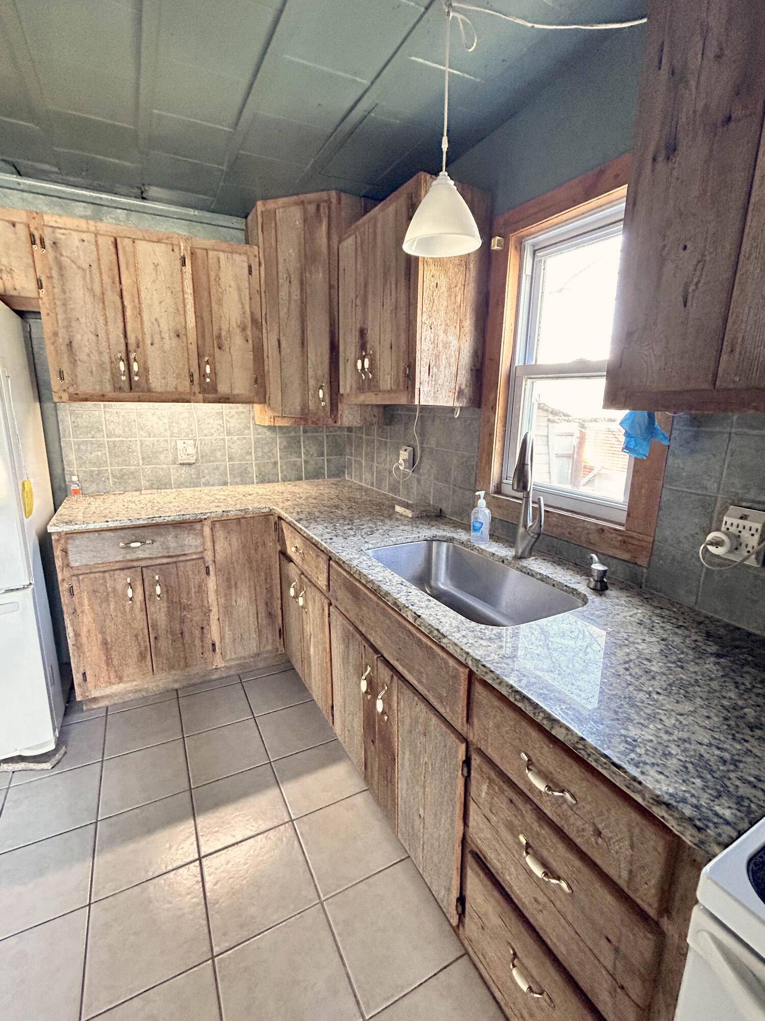 Rogersville, MO 65742,106 W Center ST