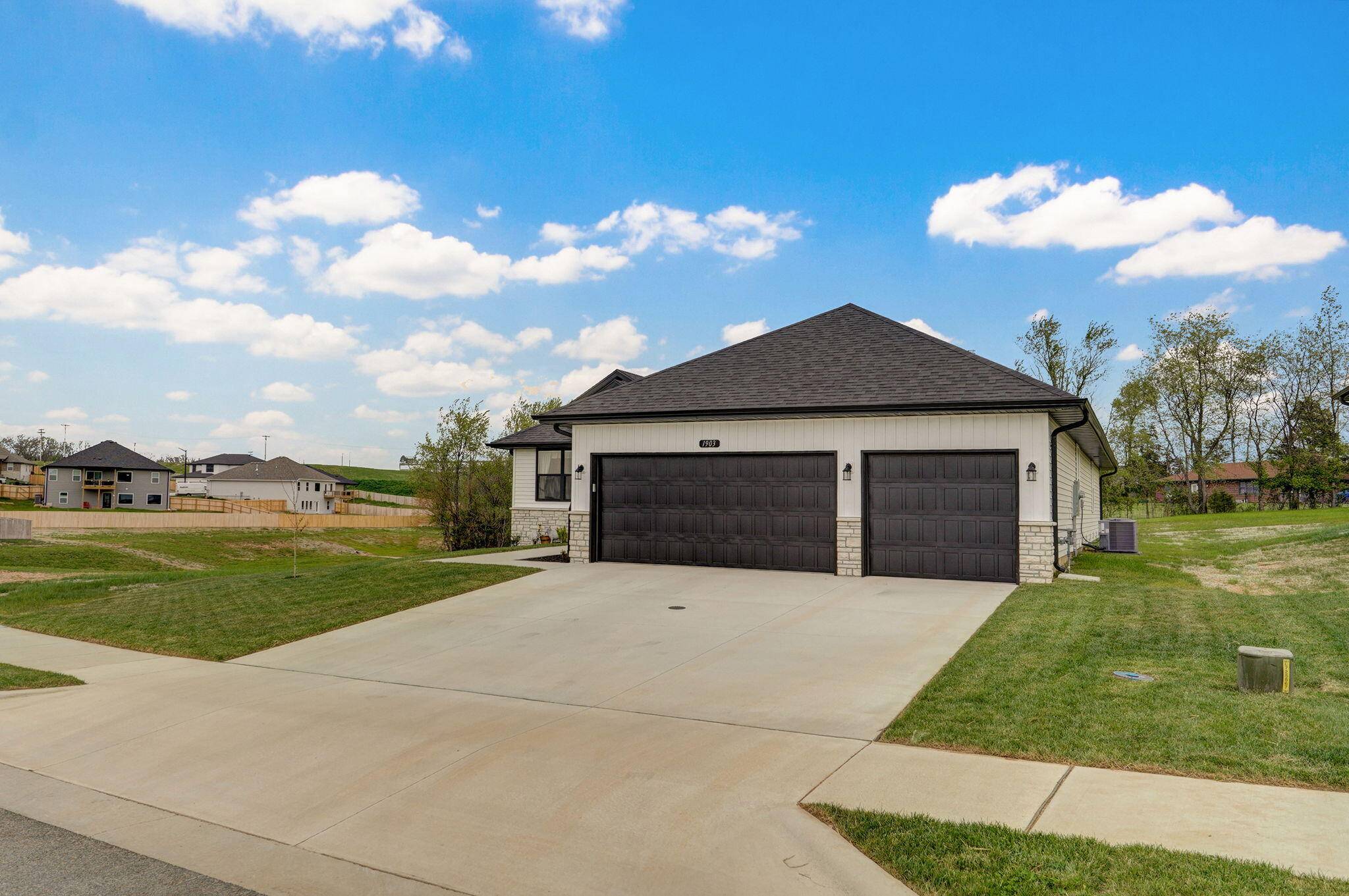 Ozark, MO 65721,1903 W Valley Ridge RD