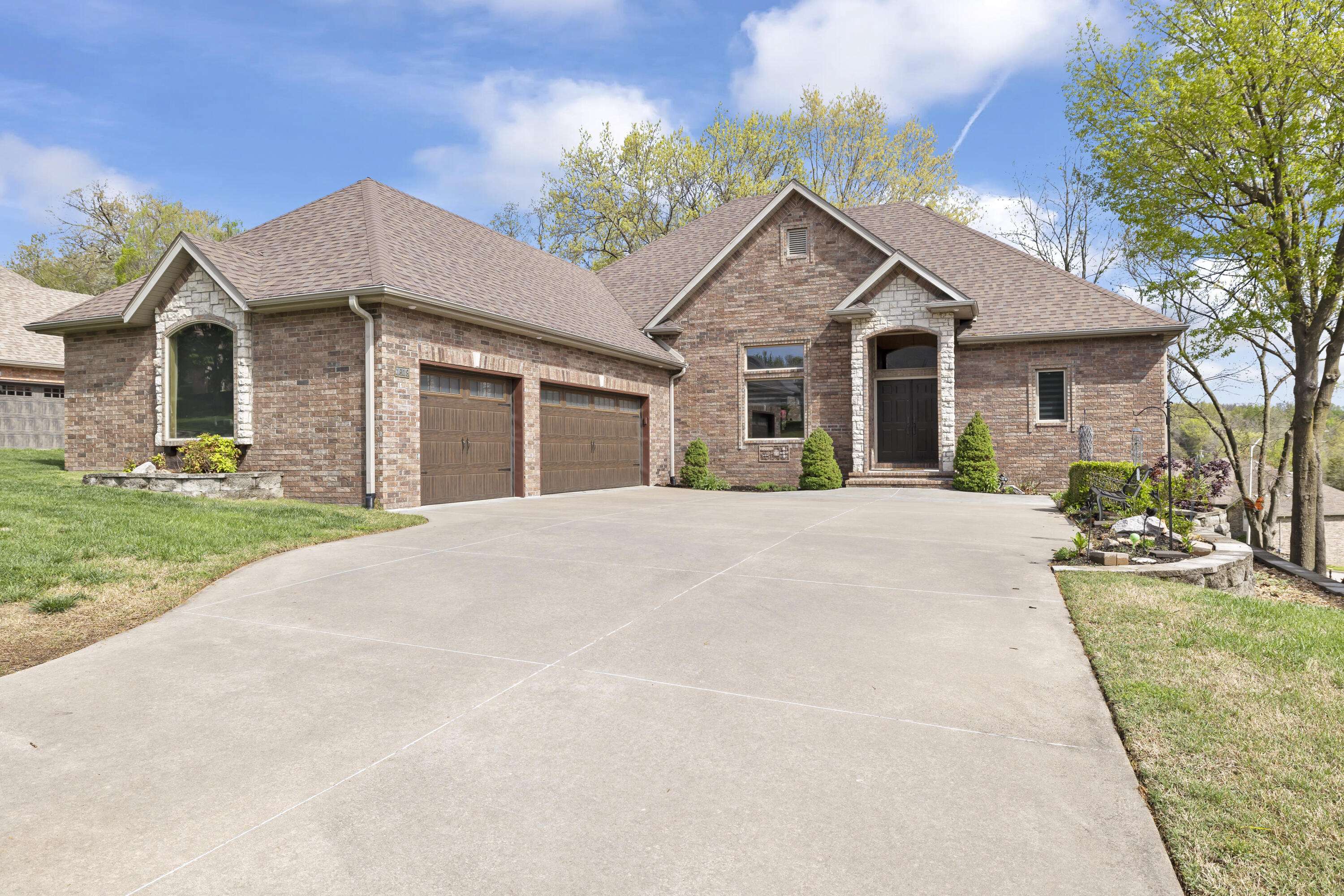 Springfield, MO 65804,1619 E Wood Oaks ST