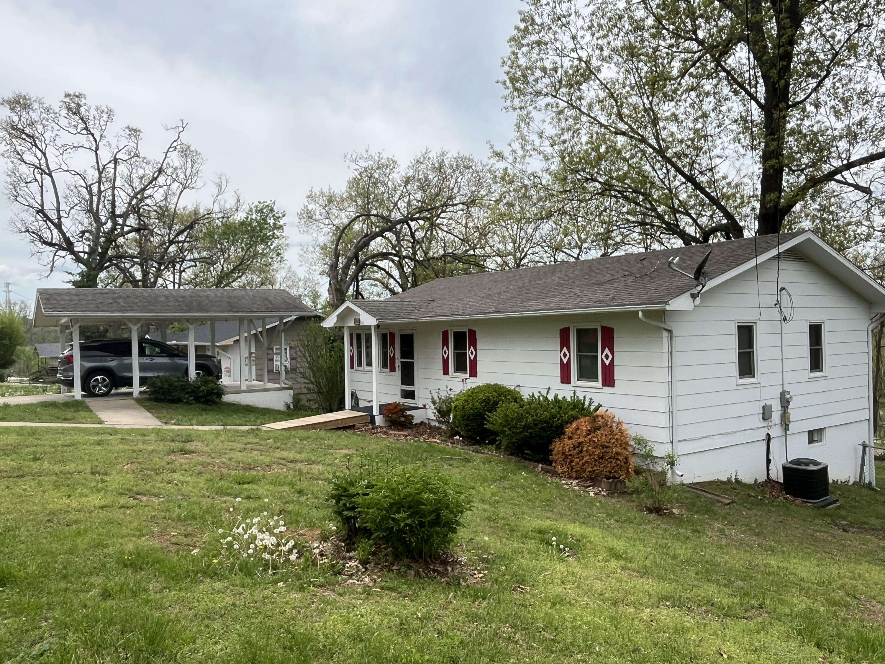 Cassville, MO 65625,1416 Oak Hill DR
