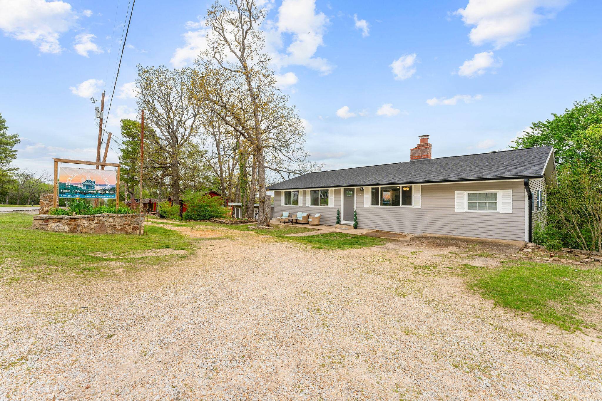 Lead Hill, AR 72644,22344 N Highway 281