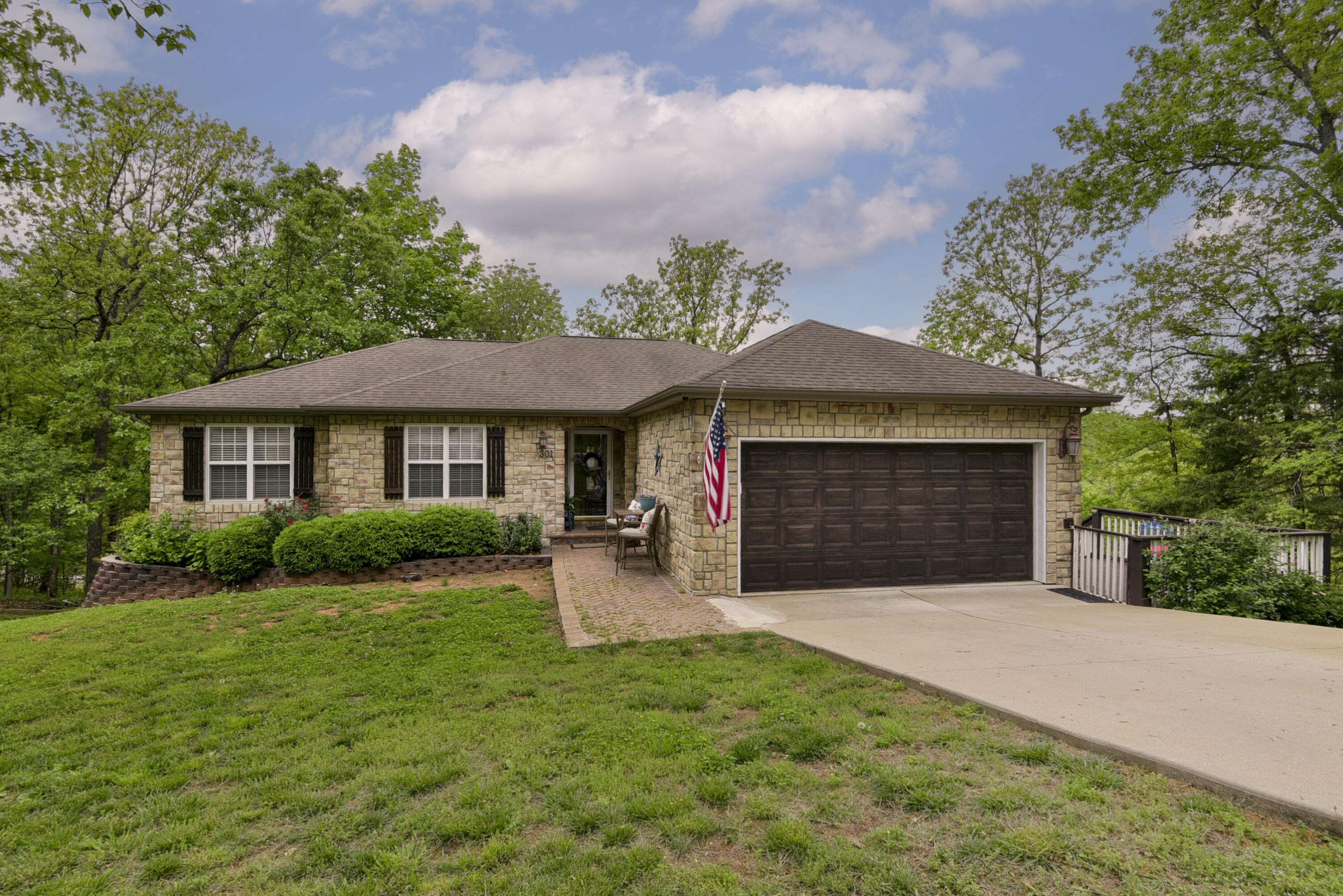 Ridgedale, MO 65739,301 Oakview DR