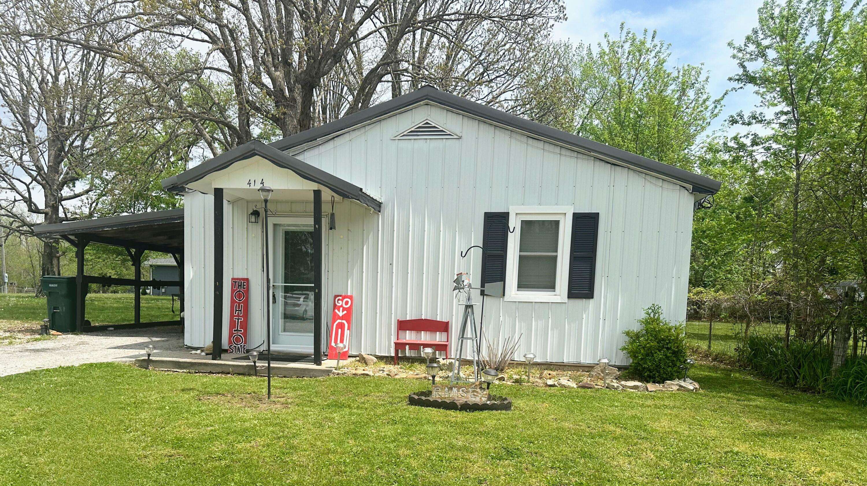 Seymour, MO 65746,414 S A ST