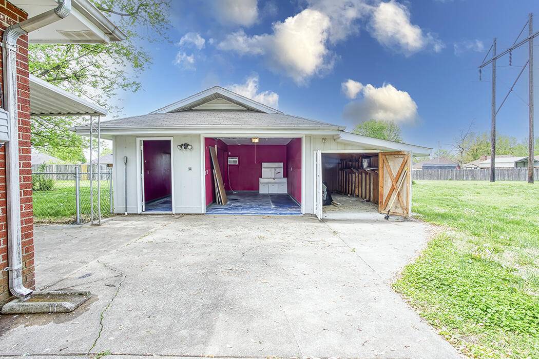 Nixa, MO 65714,305 N Ellen ST