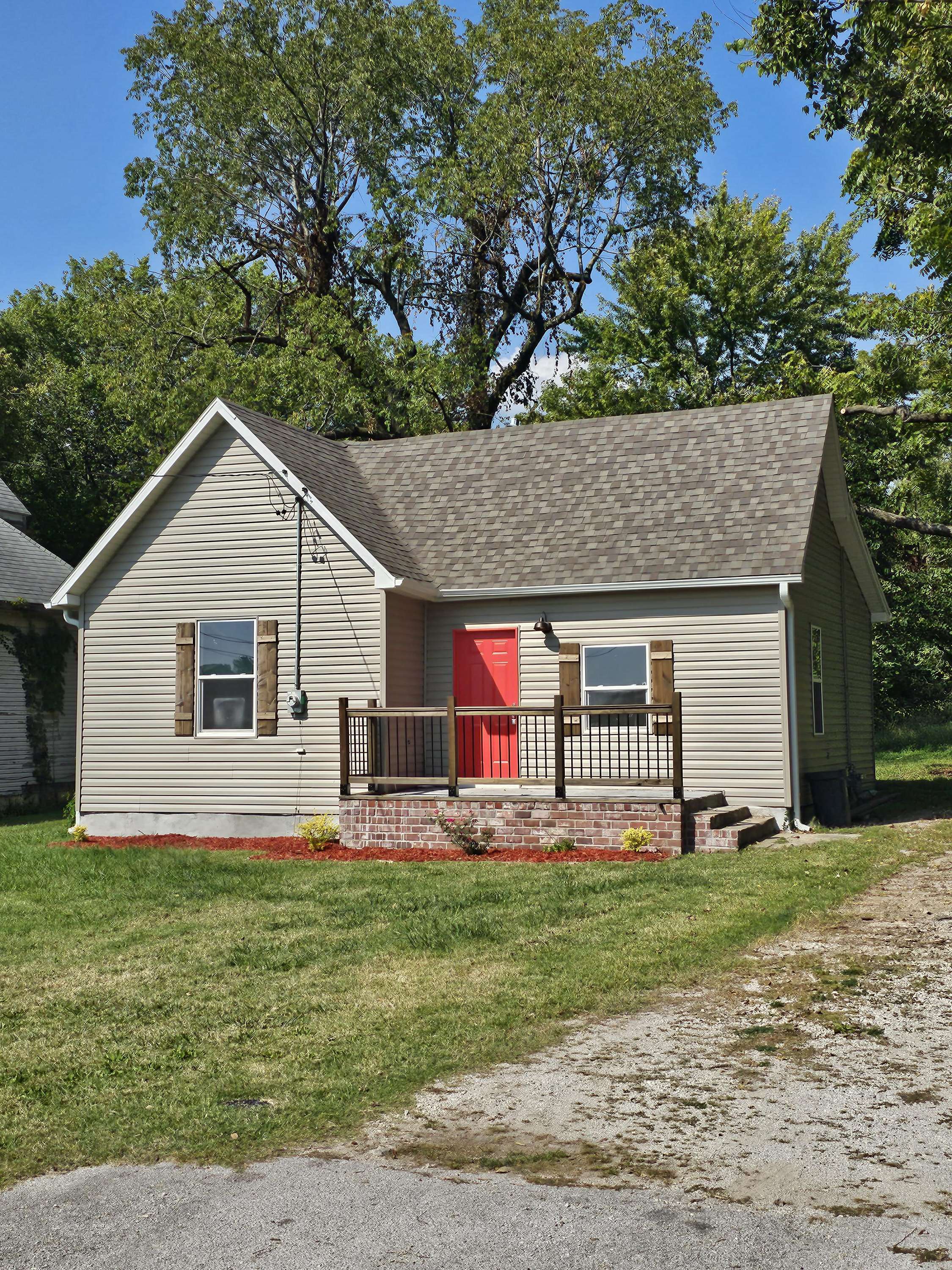 Springfield, MO 65803,1307 E Locust ST