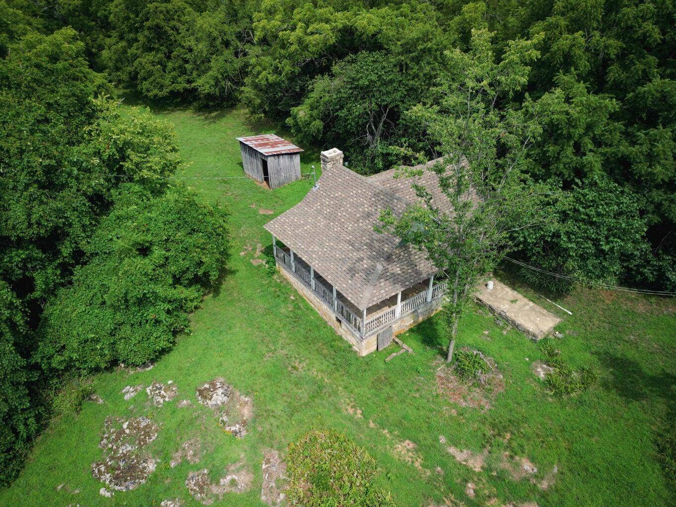 Caulfield, MO 65626,995 Co Road 7320