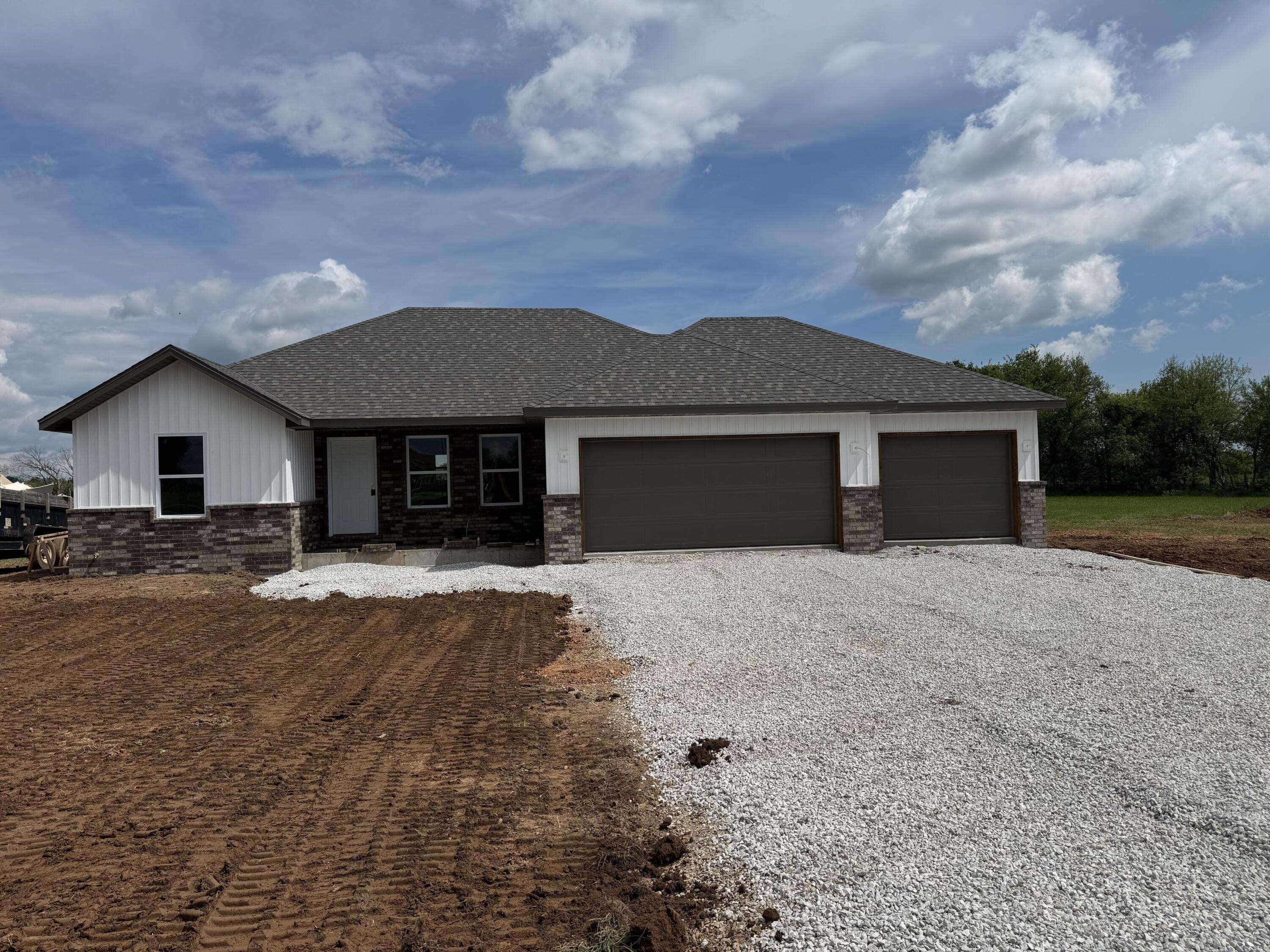 Marionville, MO 65705,24169 Lawrence 2177