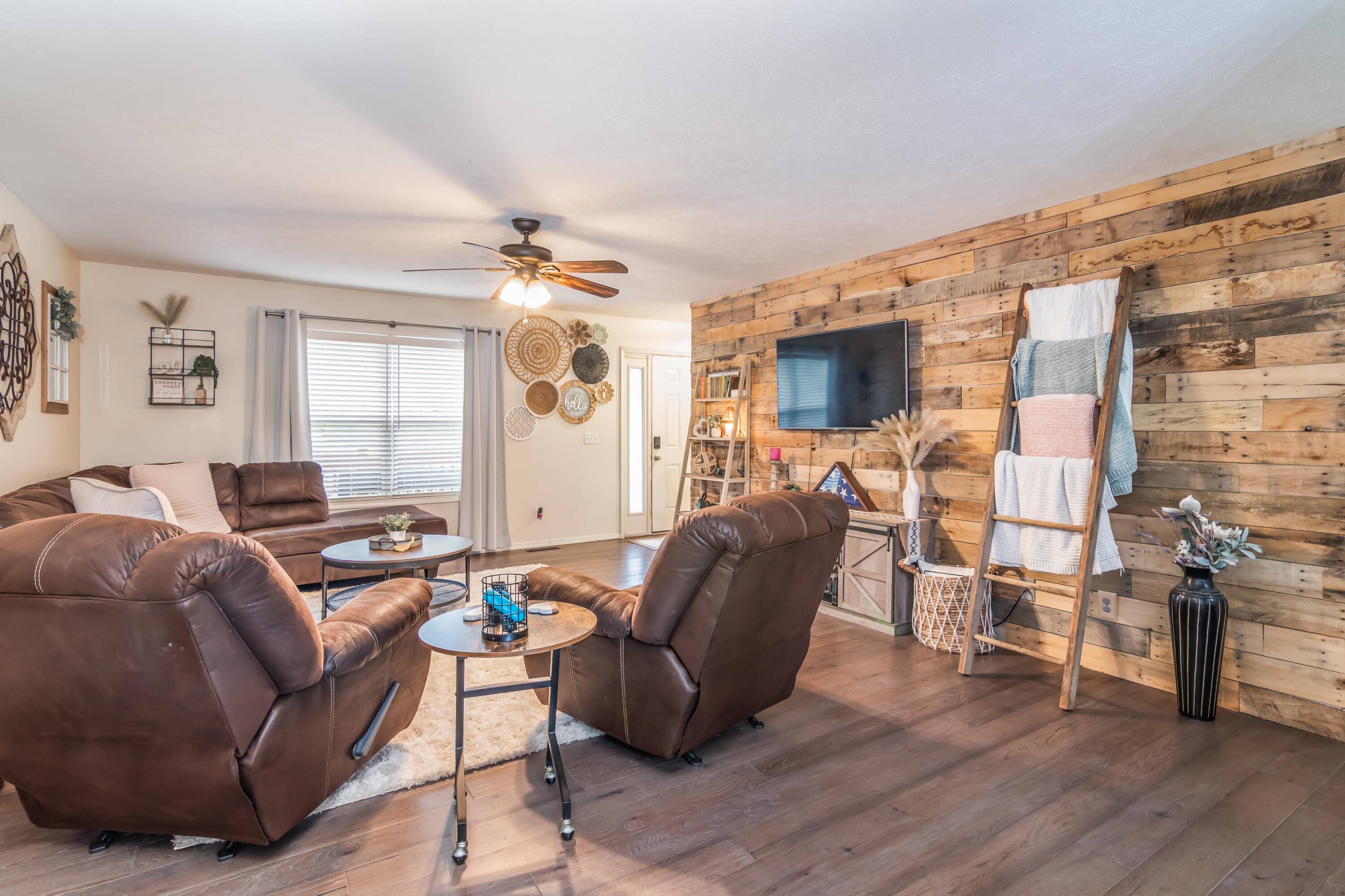 Merriam Woods, MO 65740,5010 Peach DR
