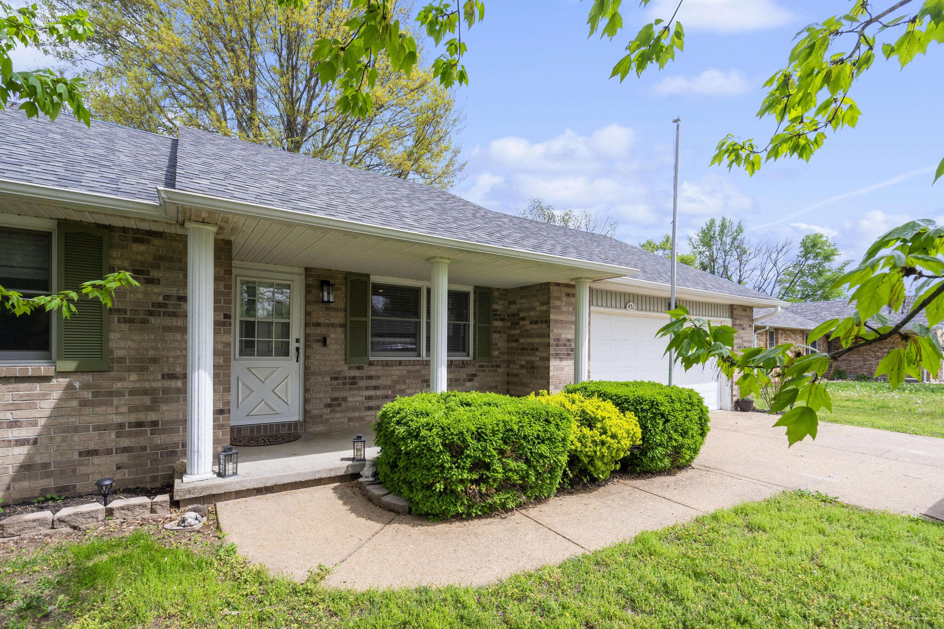 Bolivar, MO 65613,431 N Rechow AVE