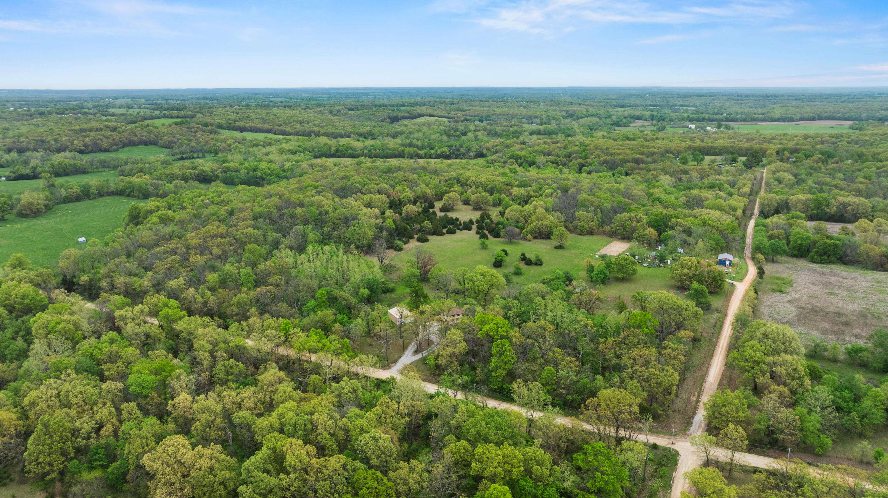 El Dorado Springs, MO 64744,10689 S S. 425 RD