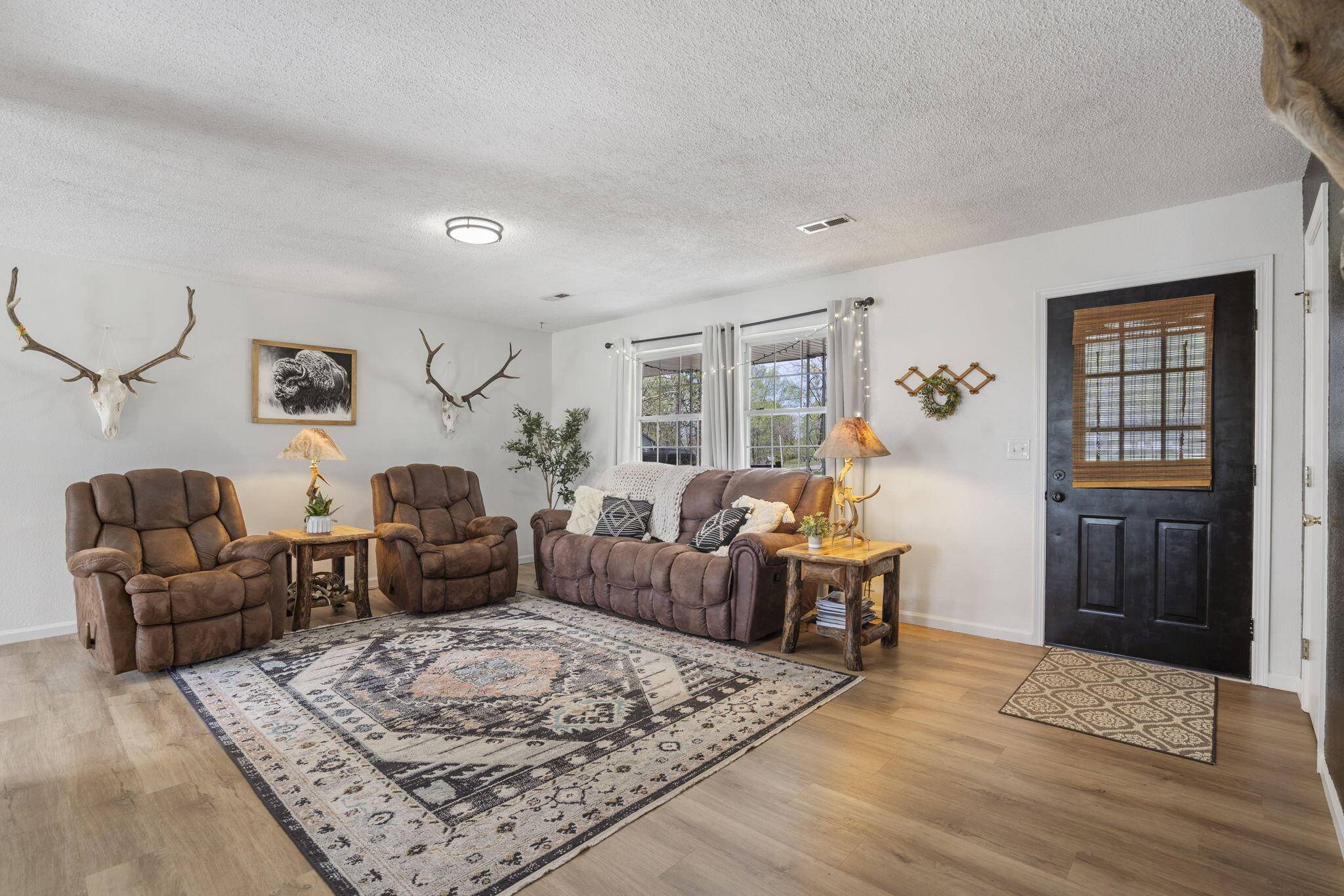 Louisburg, MO 65685,16 South ST