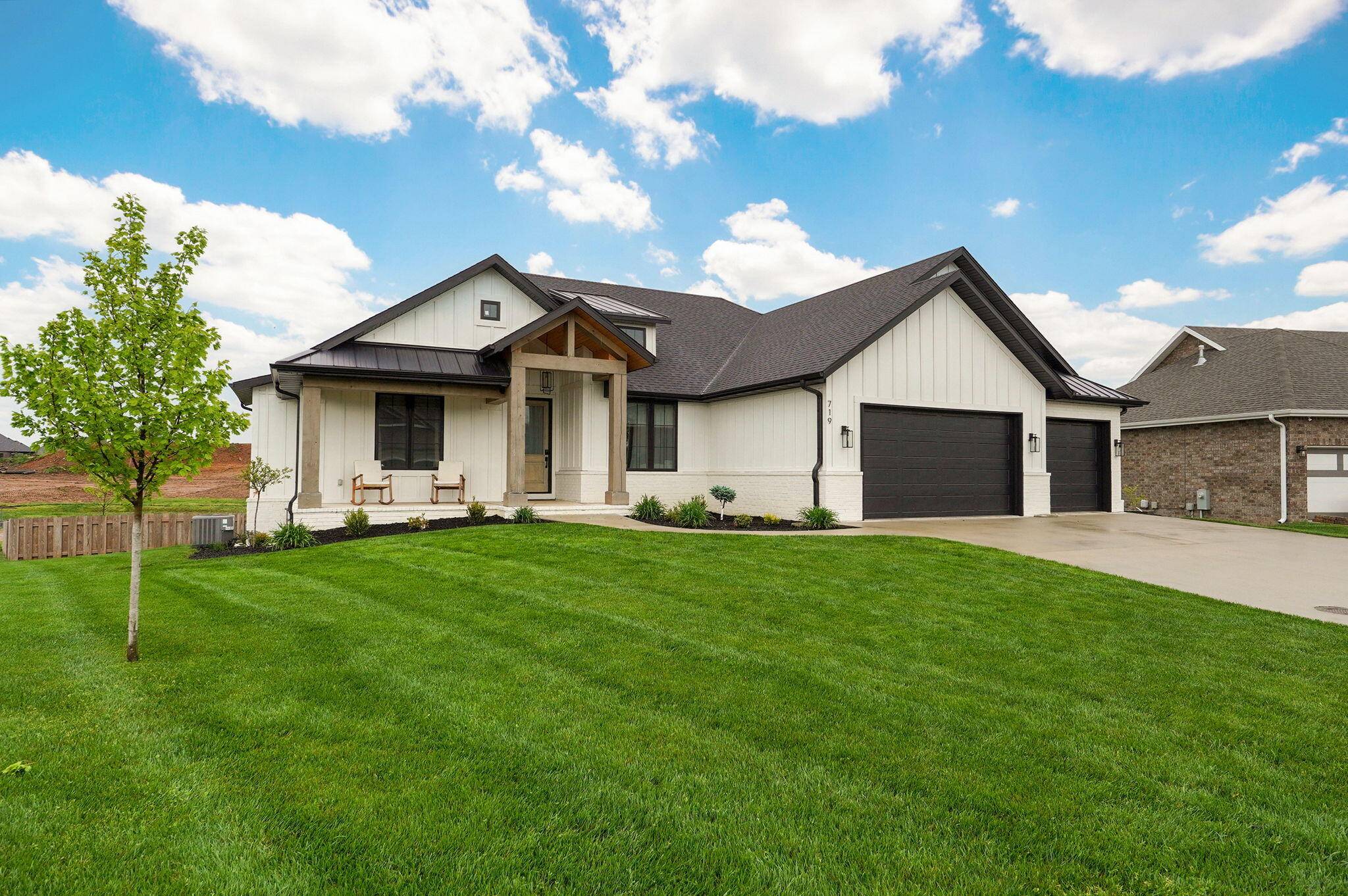 Nixa, MO 65714,719 N Fox Hill CIR