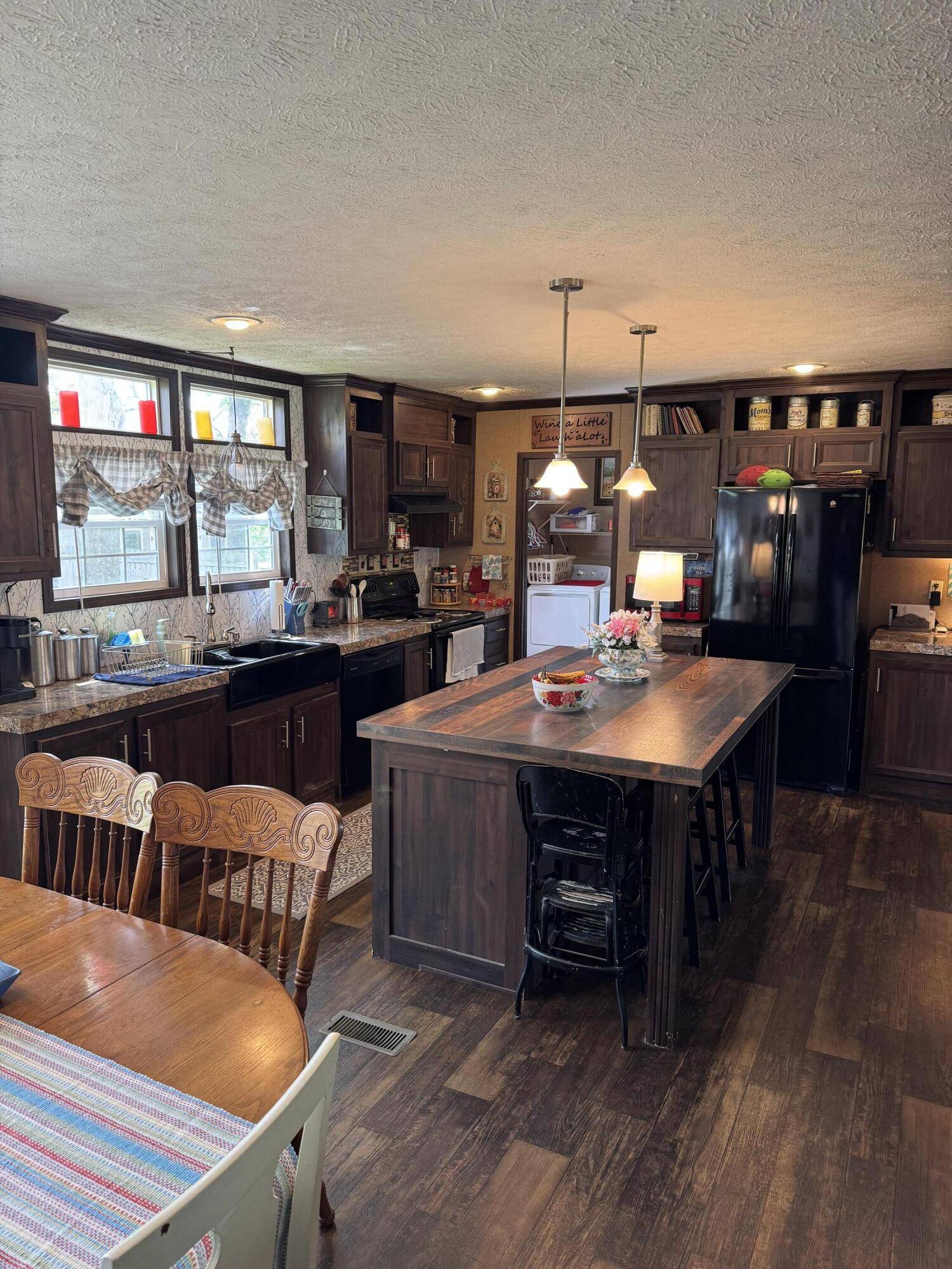 Goodman, MO 64843,303 S Ozark TRL