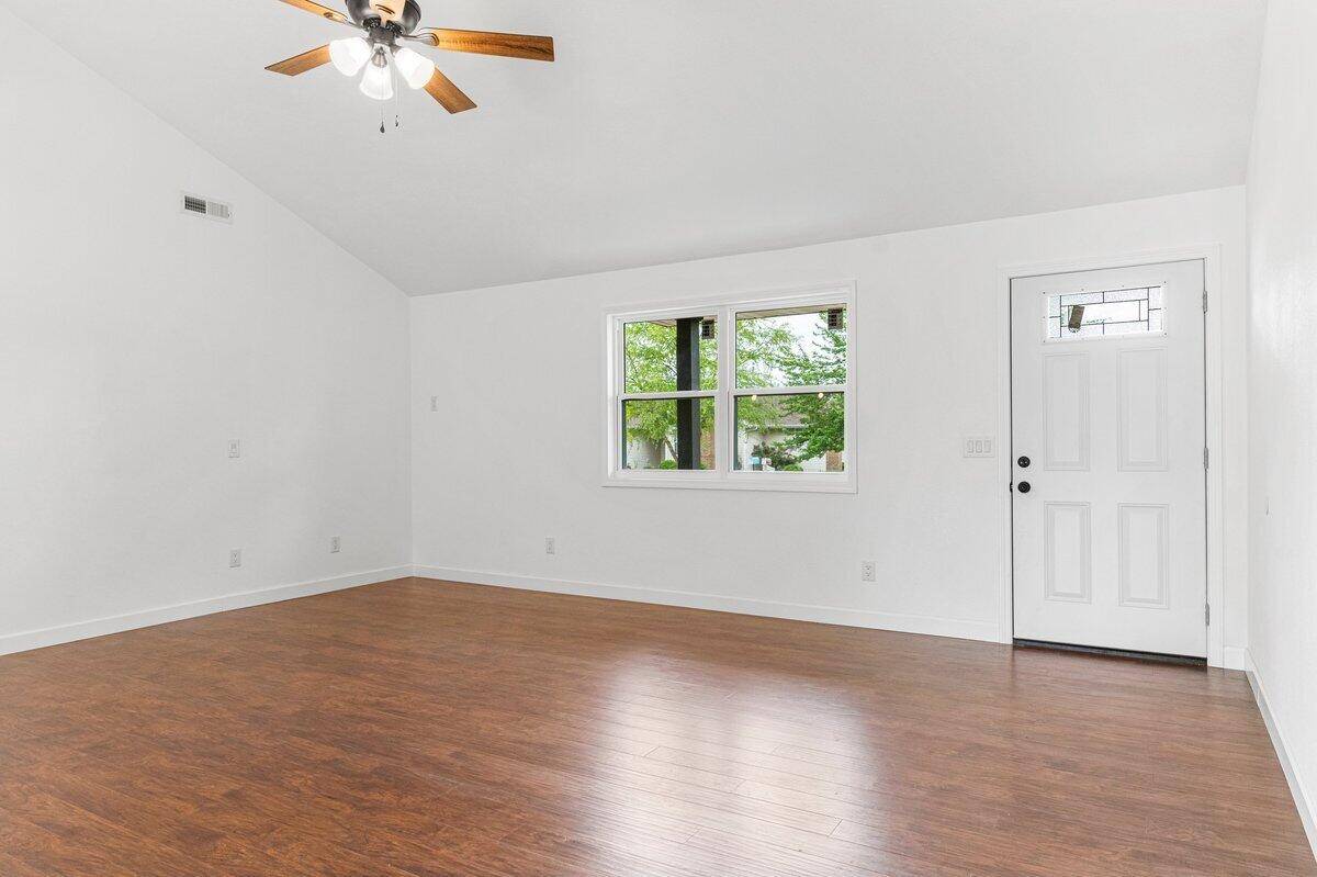 Nixa, MO 65714,206 W Hunter DR